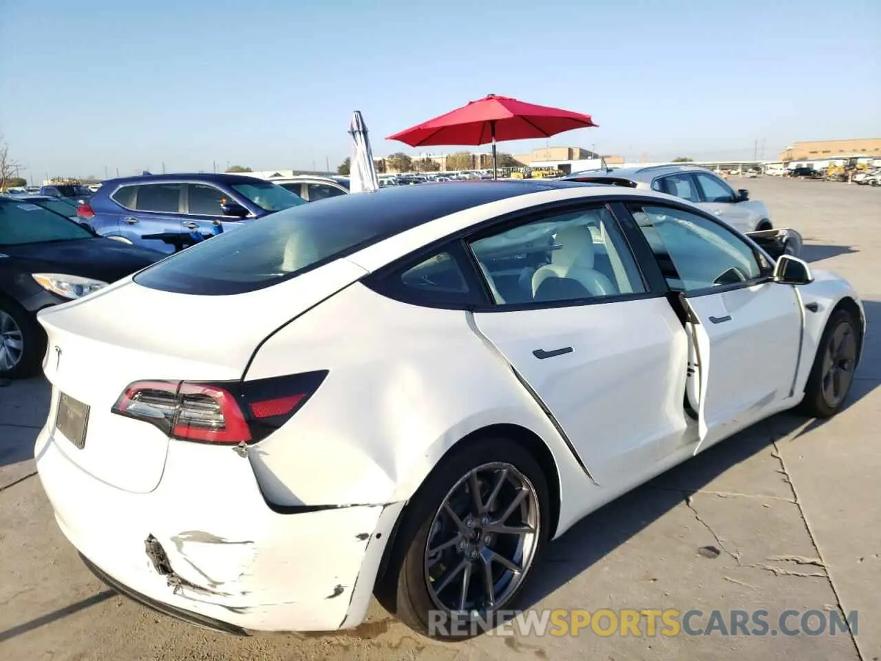 3 fotografías del automóvil dañado 5YJ3E1EA5MF046727 TESLA MODEL 3 2021