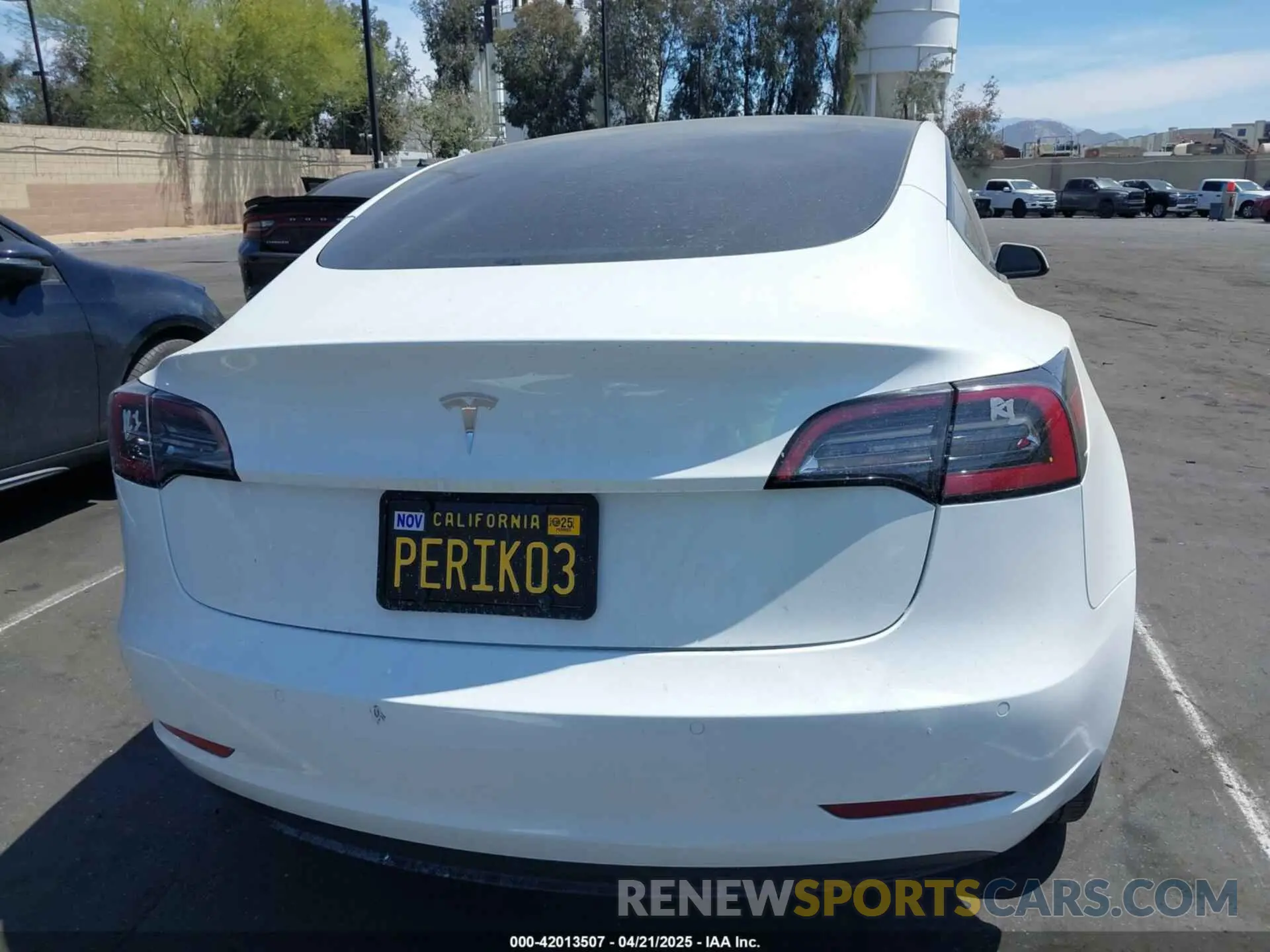 17 fotografías del automóvil dañado 5YJ3E1EA5MF097354 TESLA MODEL 3 2021