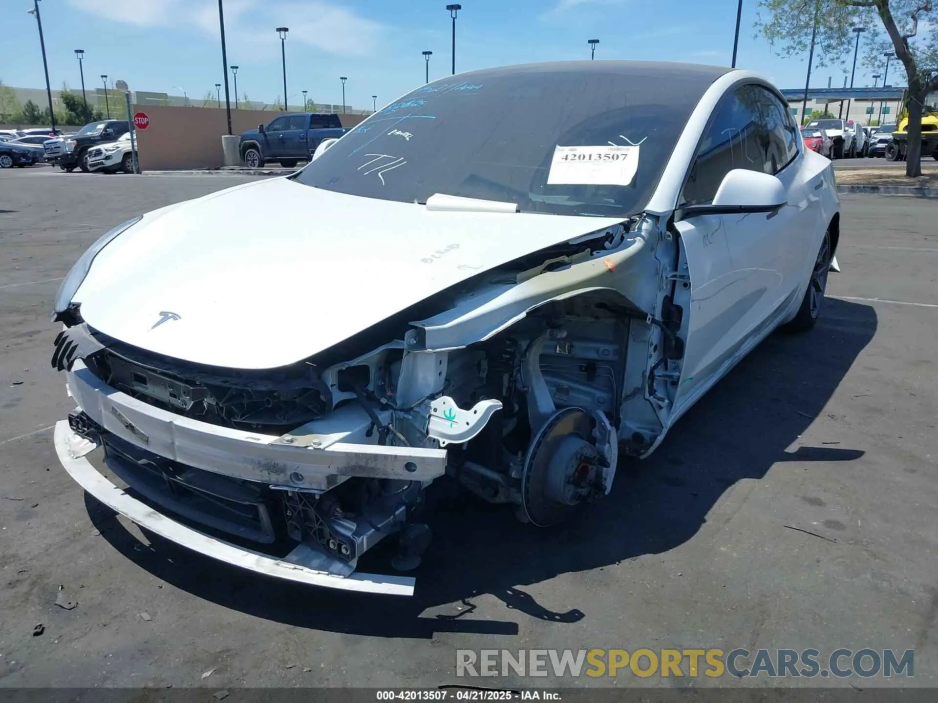 2 fotografías del automóvil dañado 5YJ3E1EA5MF097354 TESLA MODEL 3 2021