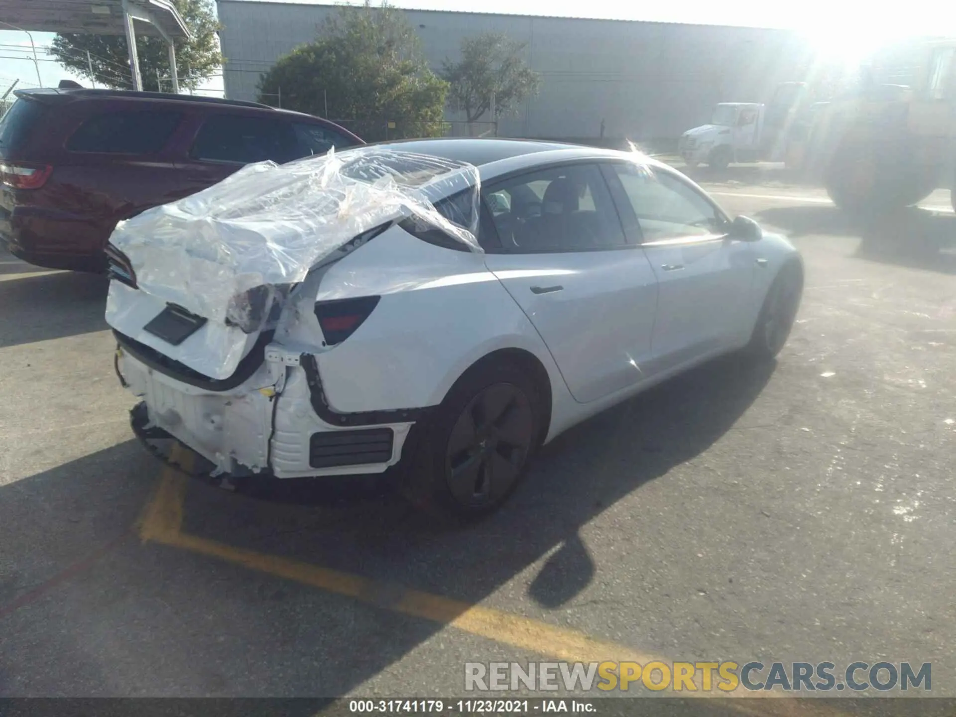 4 fotografías del automóvil dañado 5YJ3E1EA7MF085304 TESLA MODEL 3 2021