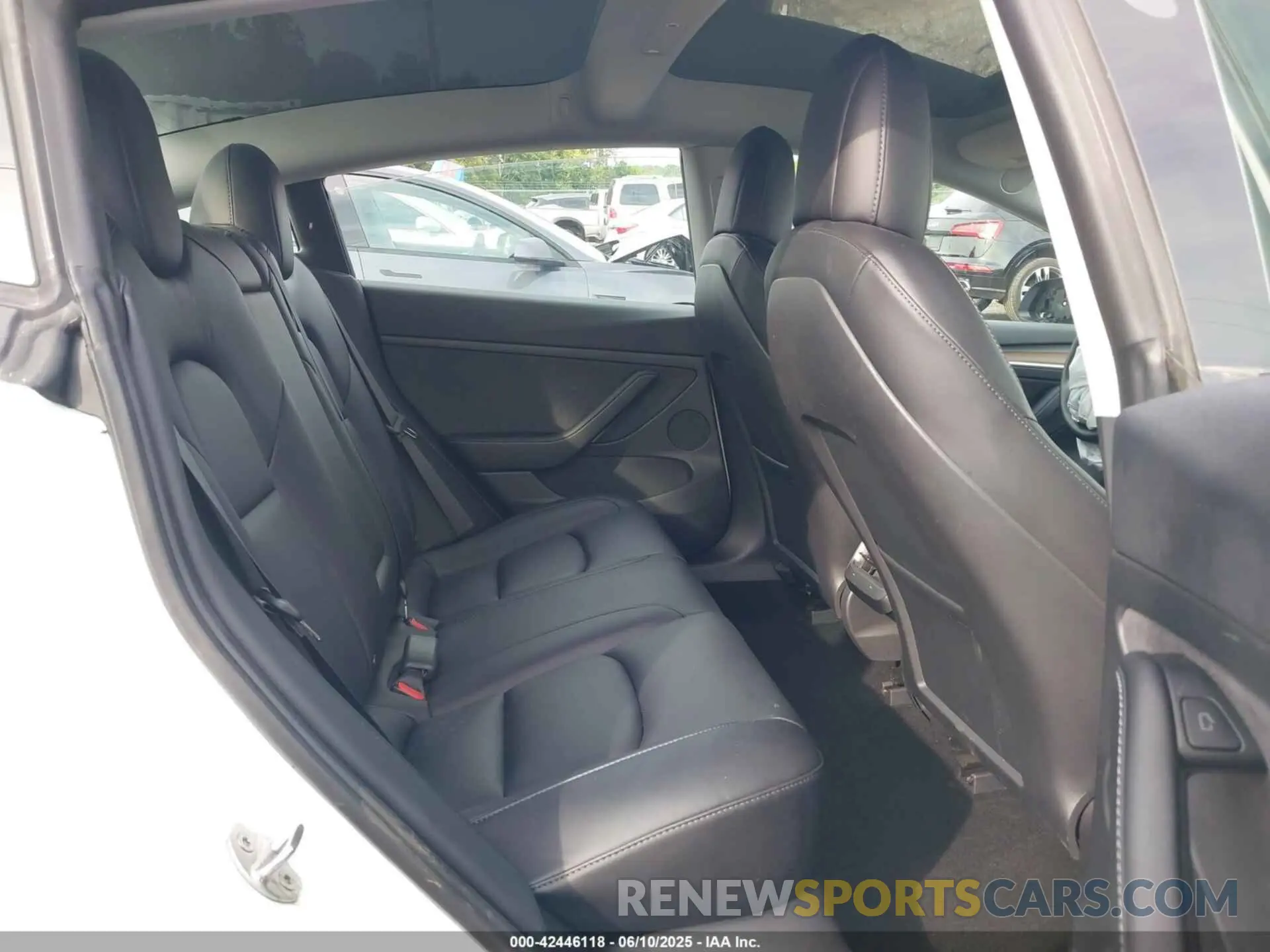8 fotografías del automóvil dañado 5YJ3E1EA8MF062940 TESLA MODEL 3 2021