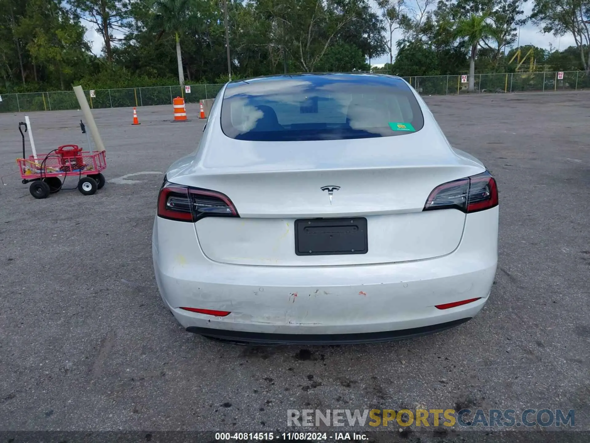 16 fotografías del automóvil dañado 5YJ3E1EA8MF852111 TESLA MODEL 3 2021