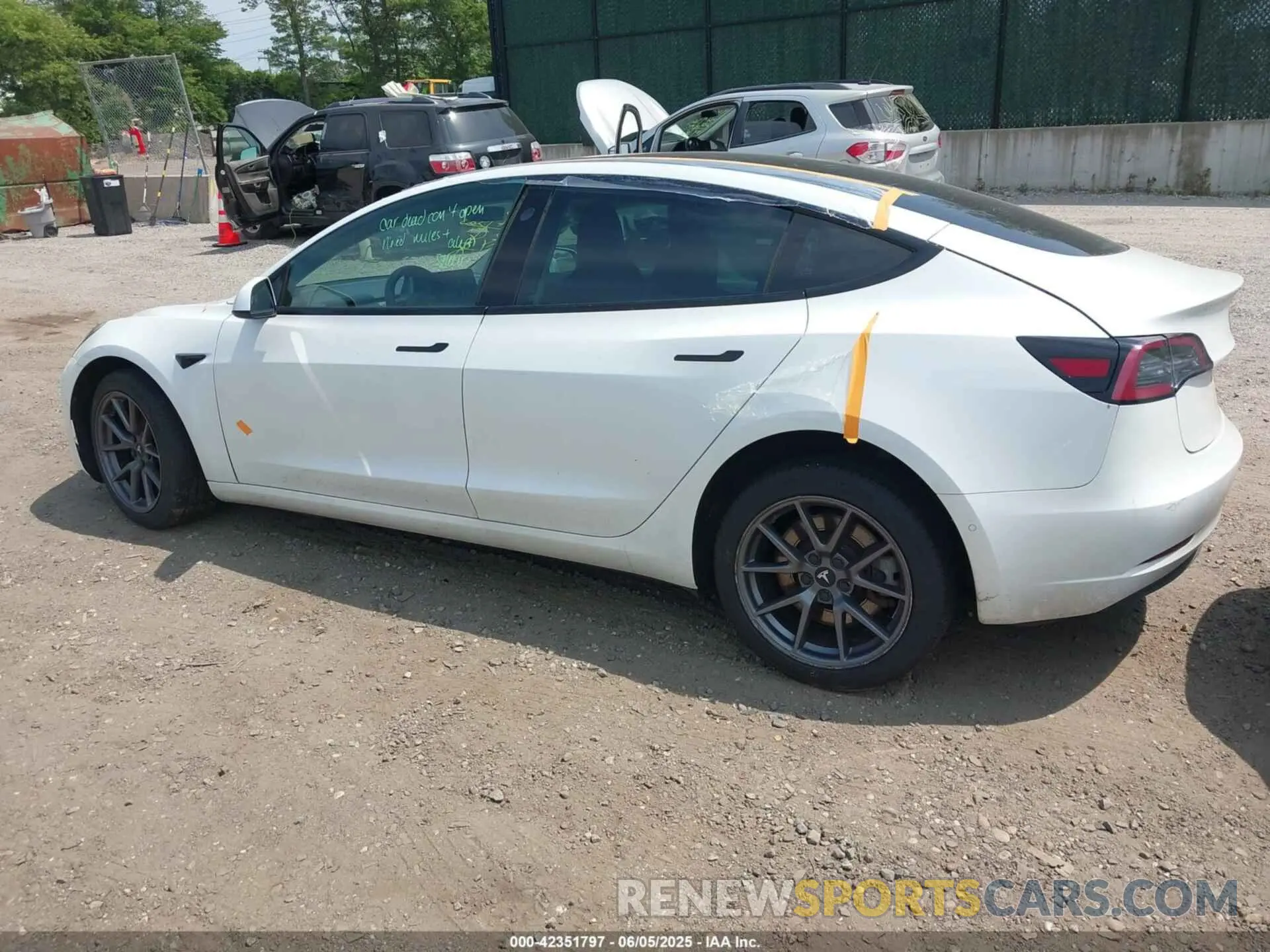 3 fotografías del automóvil dañado 5YJ3E1EA8MF871483 TESLA MODEL 3 2021