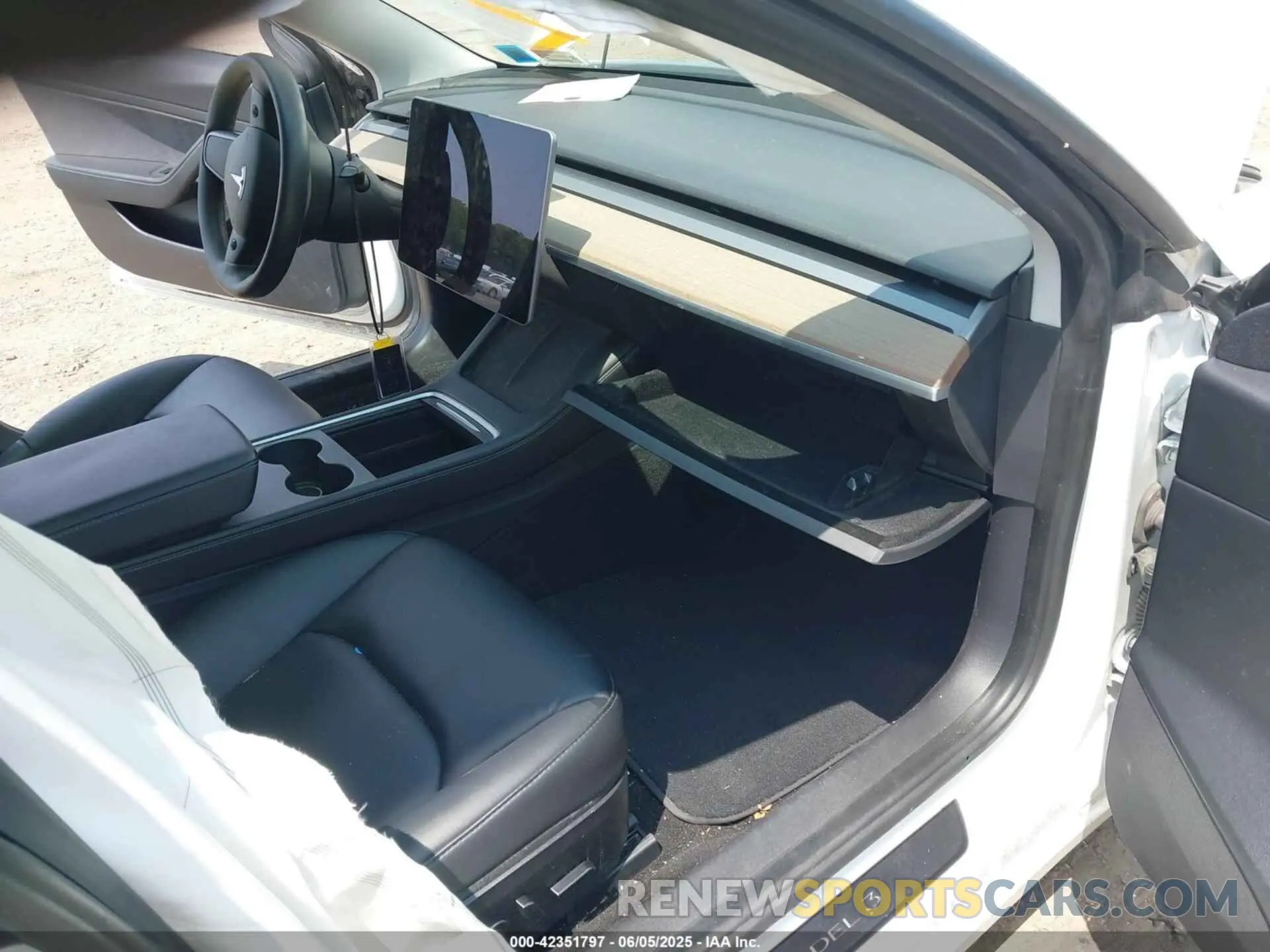 5 fotografías del automóvil dañado 5YJ3E1EA8MF871483 TESLA MODEL 3 2021