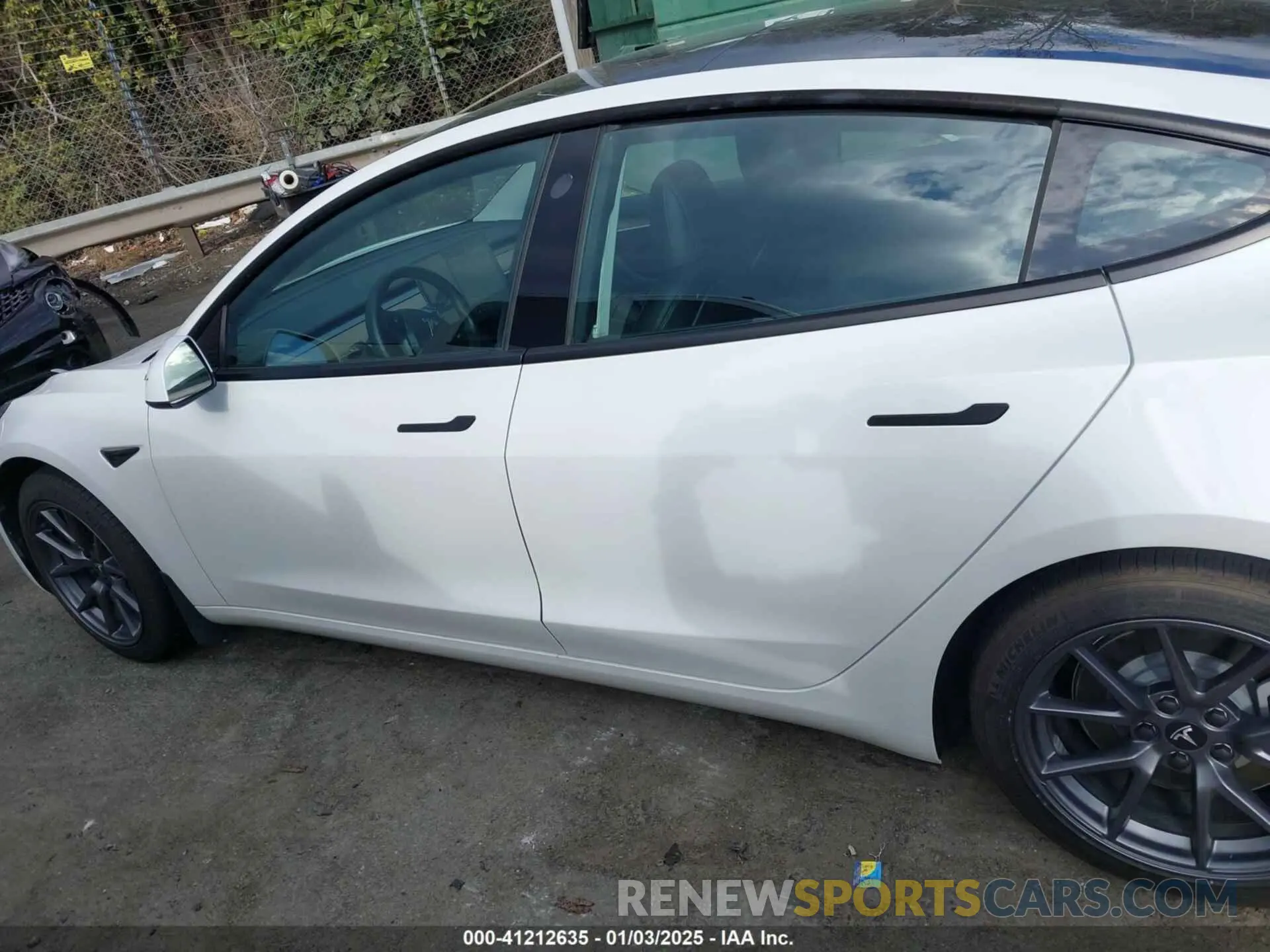 13 fotografías del automóvil dañado 5YJ3E1EA8MF977447 TESLA MODEL 3 2021