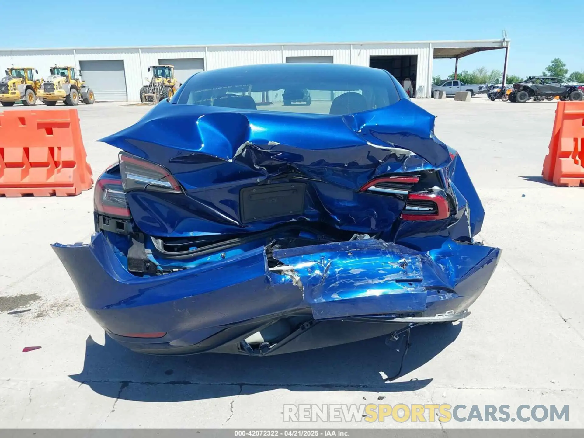 17 fotografías del automóvil dañado 5YJ3E1EA9MF027615 TESLA MODEL 3 2021