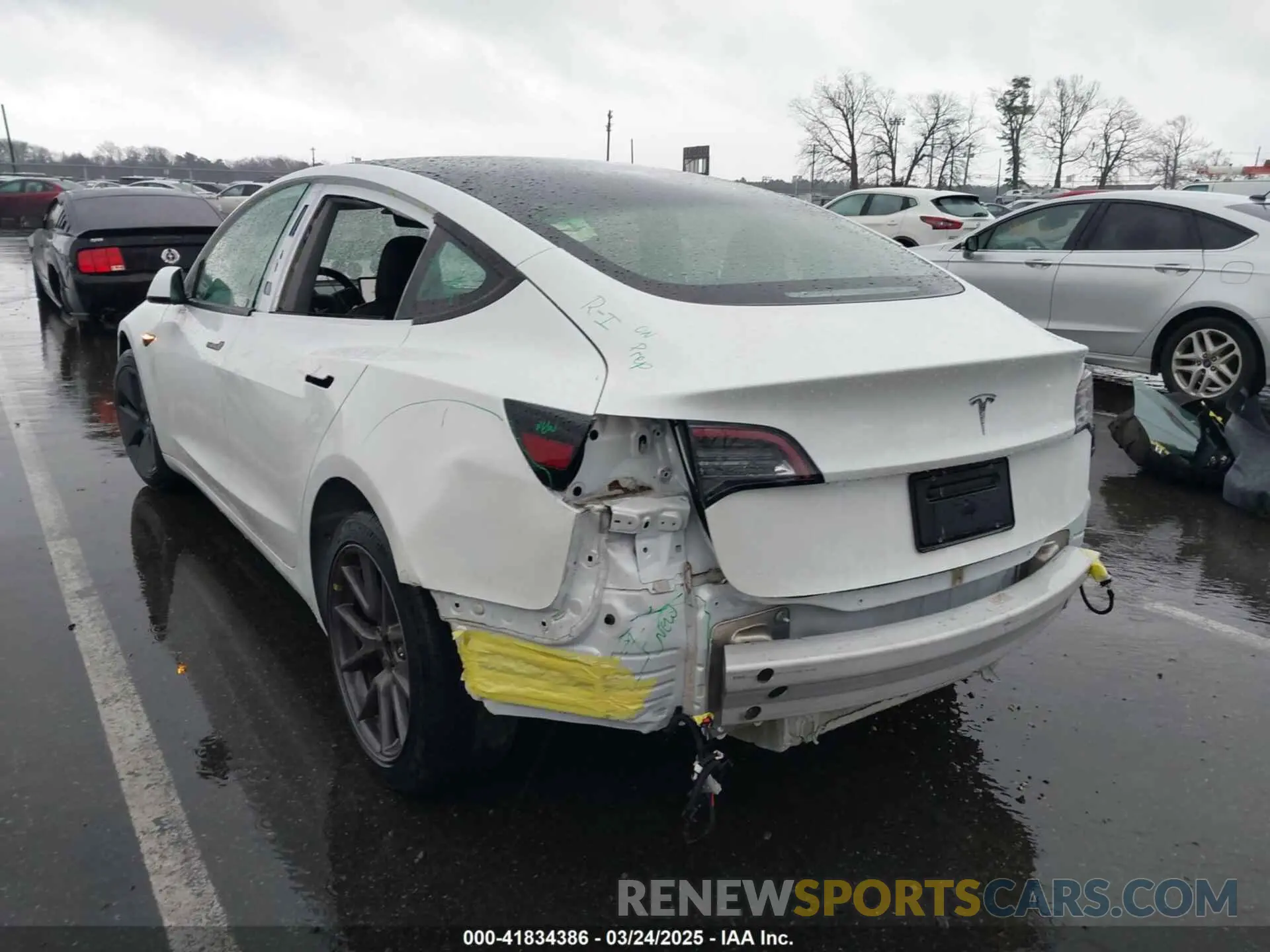 3 fotografías del automóvil dañado 5YJ3E1EAXMF052765 TESLA MODEL 3 2021
