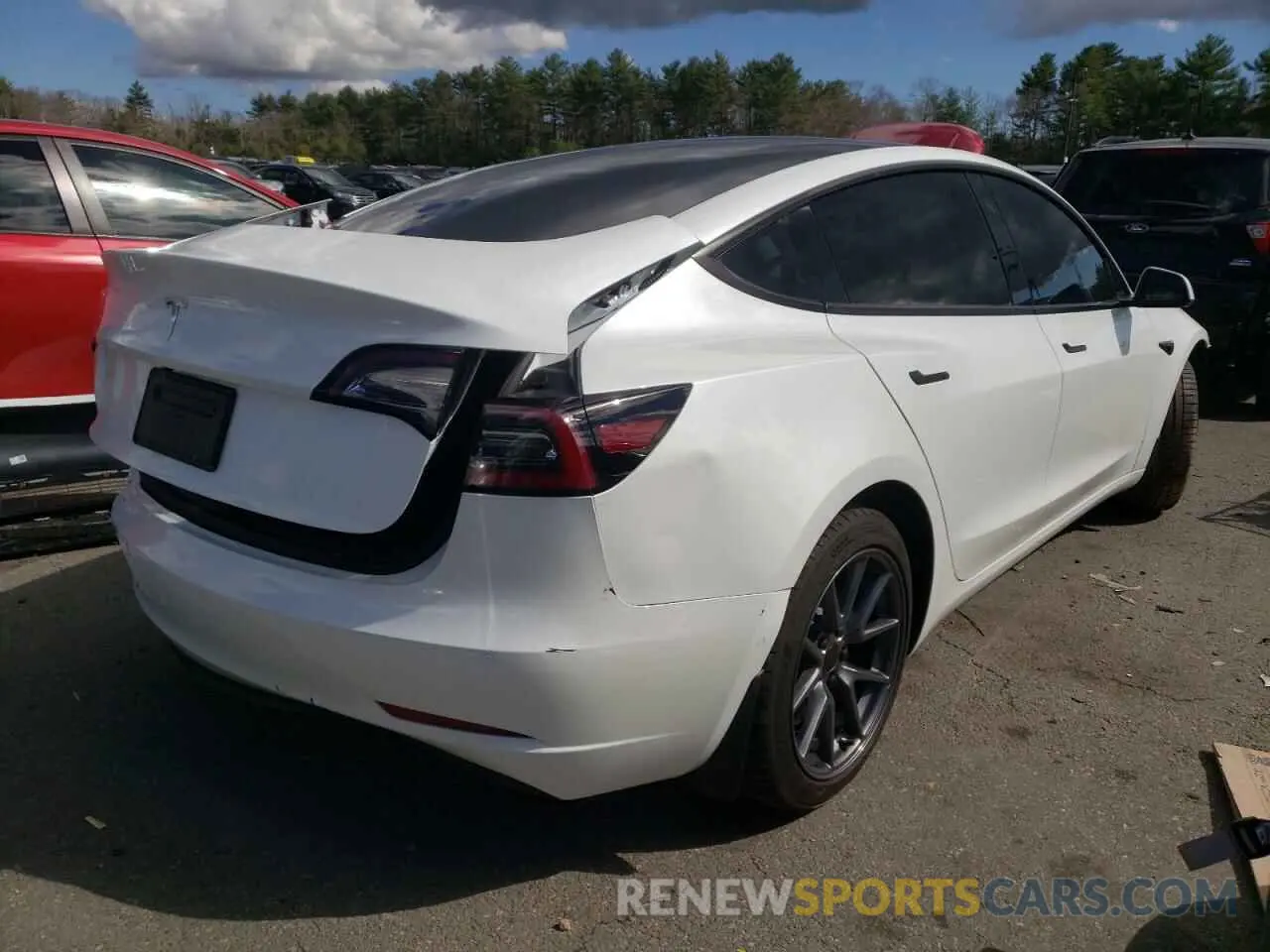 4 fotografías del automóvil dañado 5YJ3E1EAXMF085636 TESLA MODEL 3 2021