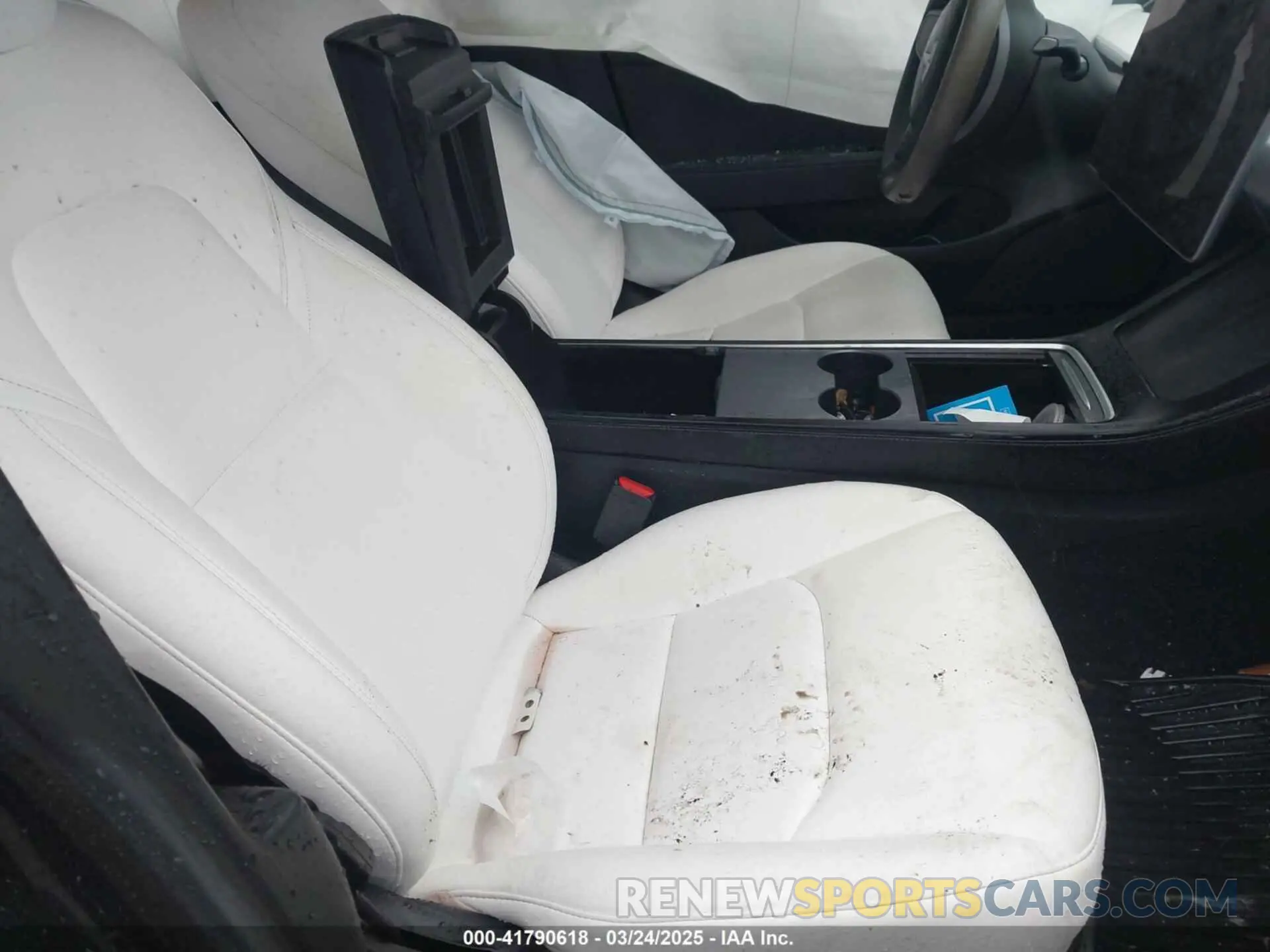 5 fotografías del automóvil dañado 5YJ3E1EAXMF087841 TESLA MODEL 3 2021