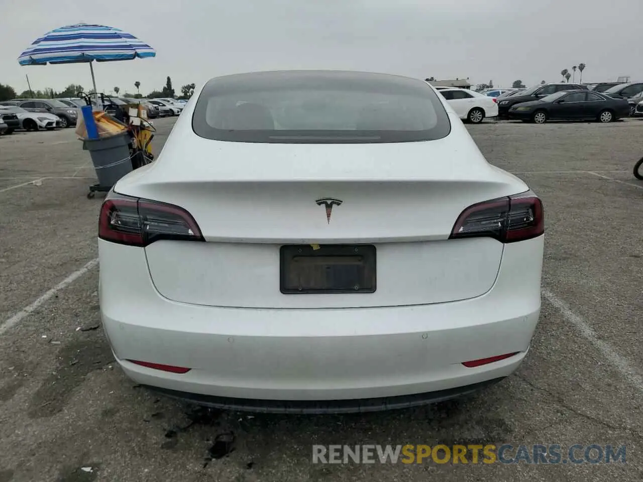 6 fotografías del automóvil dañado 5YJ3E1EAXMF940500 TESLA MODEL 3 2021