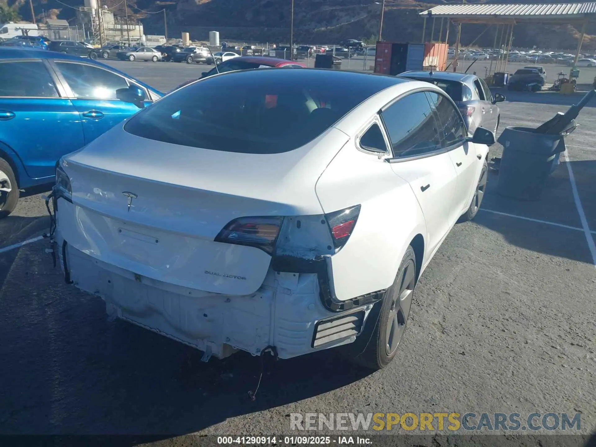 4 fotografías del automóvil dañado 5YJ3E1EB0MF010078 TESLA MODEL 3 2021