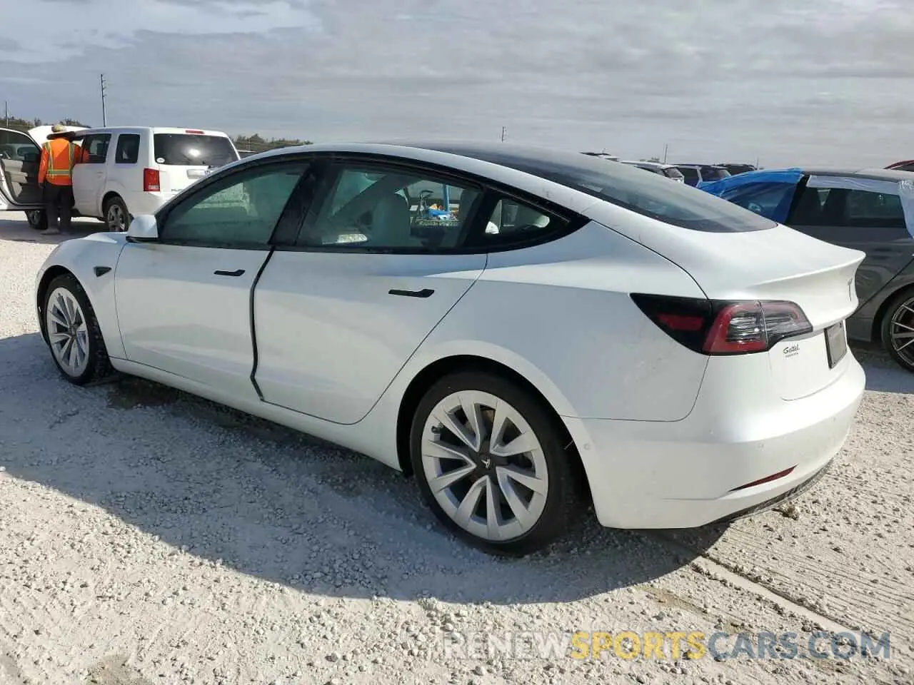 2 fotografías del automóvil dañado 5YJ3E1EB0MF051097 TESLA MODEL 3 2021