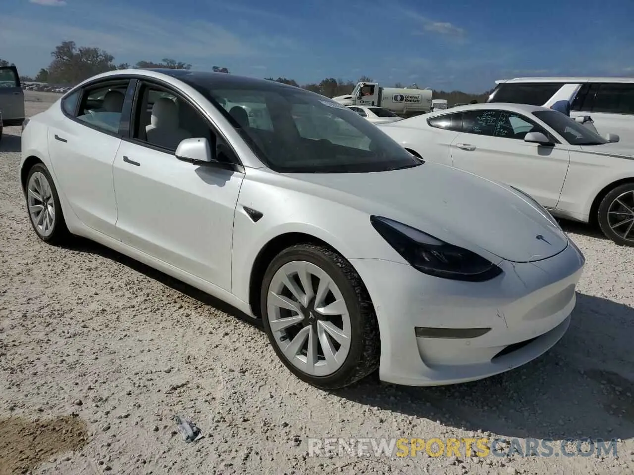 4 fotografías del automóvil dañado 5YJ3E1EB0MF051097 TESLA MODEL 3 2021