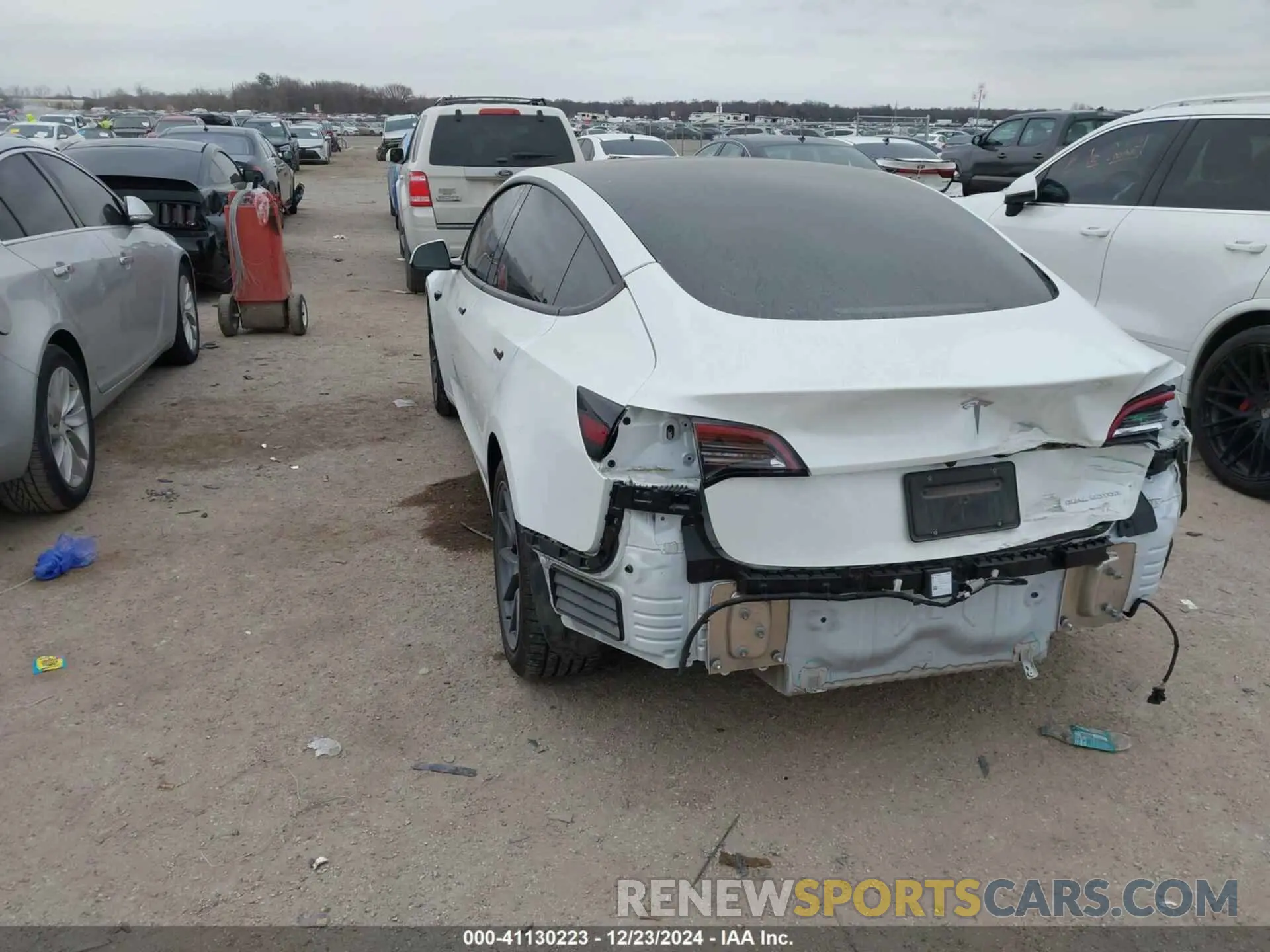 3 fotografías del automóvil dañado 5YJ3E1EB0MF937761 TESLA MODEL 3 2021