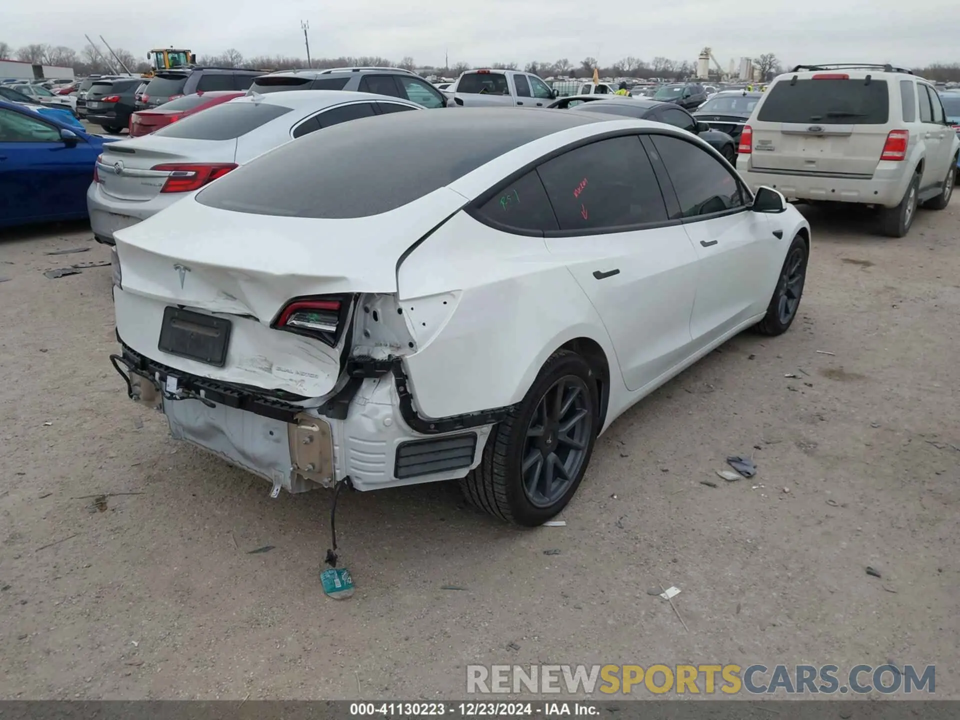 4 fotografías del automóvil dañado 5YJ3E1EB0MF937761 TESLA MODEL 3 2021