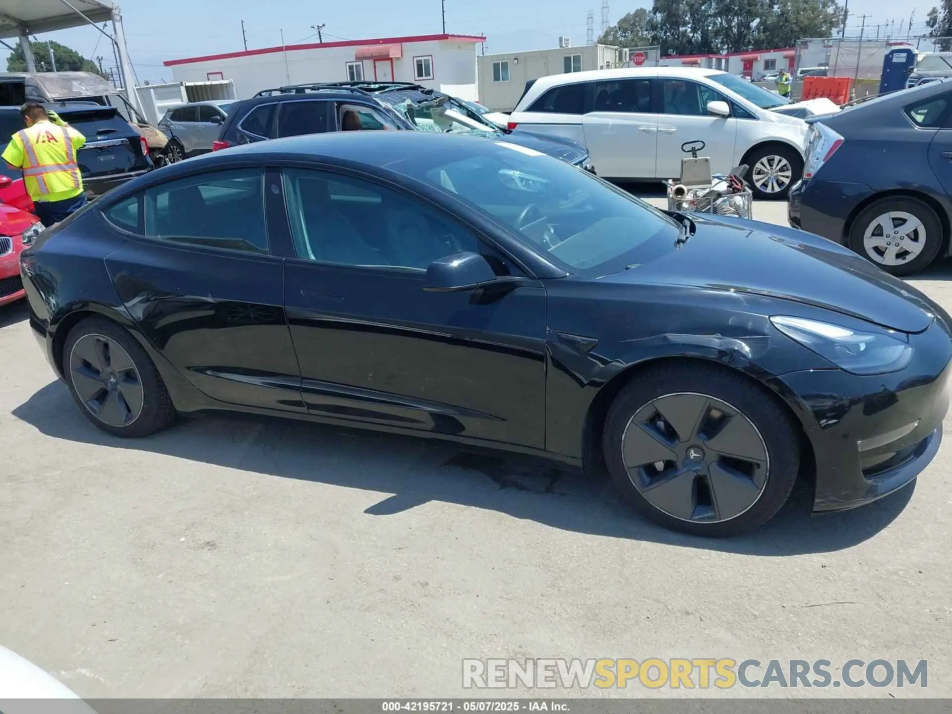 12 fotografías del automóvil dañado 5YJ3E1EB0MF995790 TESLA MODEL 3 2021