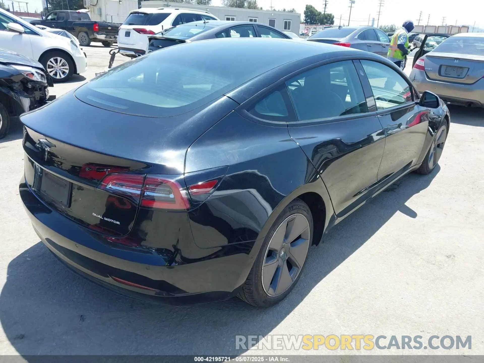 4 fotografías del automóvil dañado 5YJ3E1EB0MF995790 TESLA MODEL 3 2021