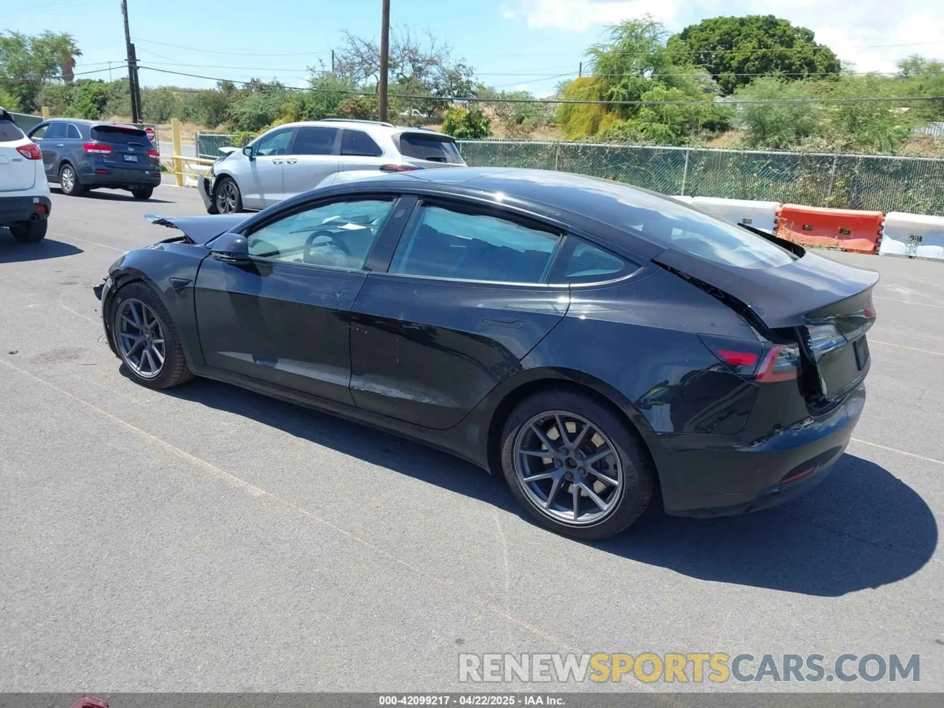 3 fotografías del automóvil dañado 5YJ3E1EB1MF052968 TESLA MODEL 3 2021