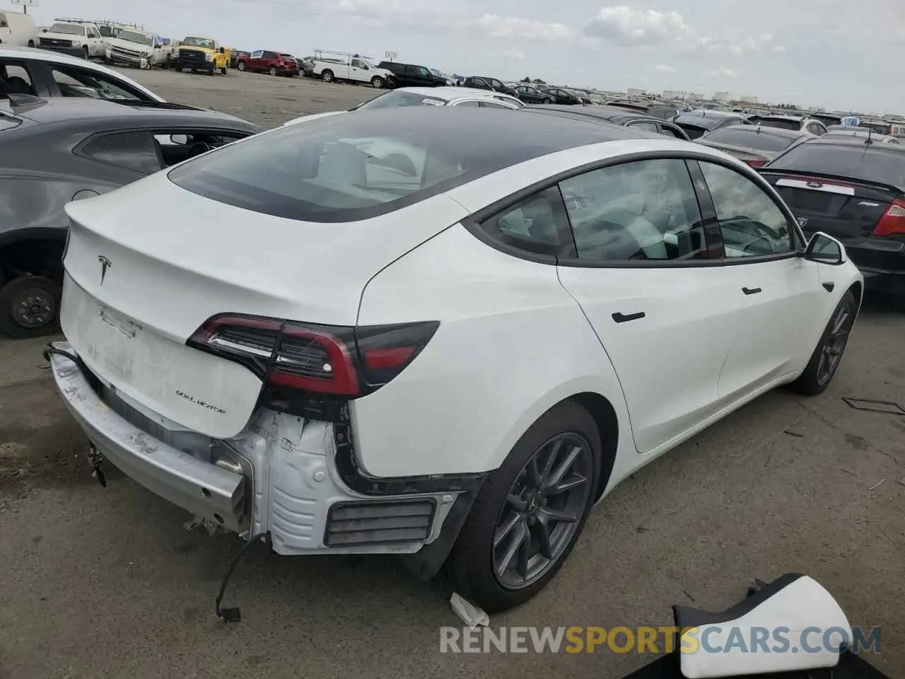 3 fotografías del automóvil dañado 5YJ3E1EB1MF937669 TESLA MODEL 3 2021