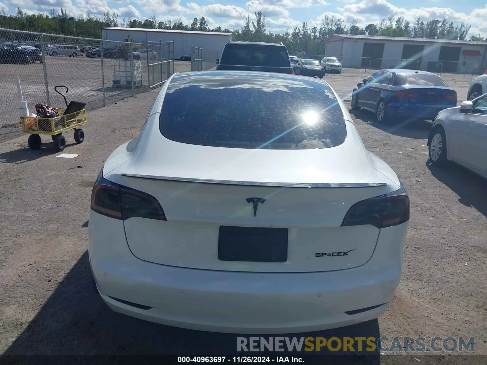 16 fotografías del automóvil dañado 5YJ3E1EB1MF978982 TESLA MODEL 3 2021