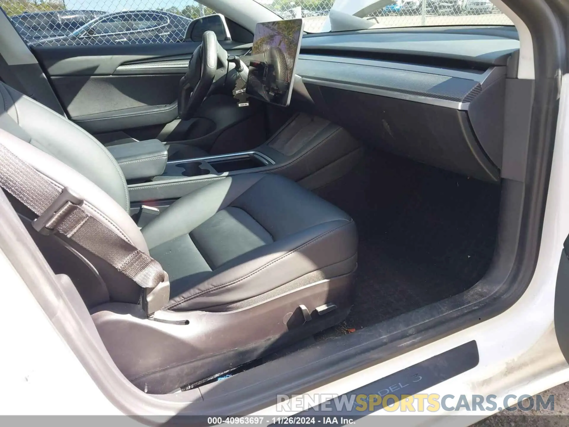 5 fotografías del automóvil dañado 5YJ3E1EB1MF978982 TESLA MODEL 3 2021