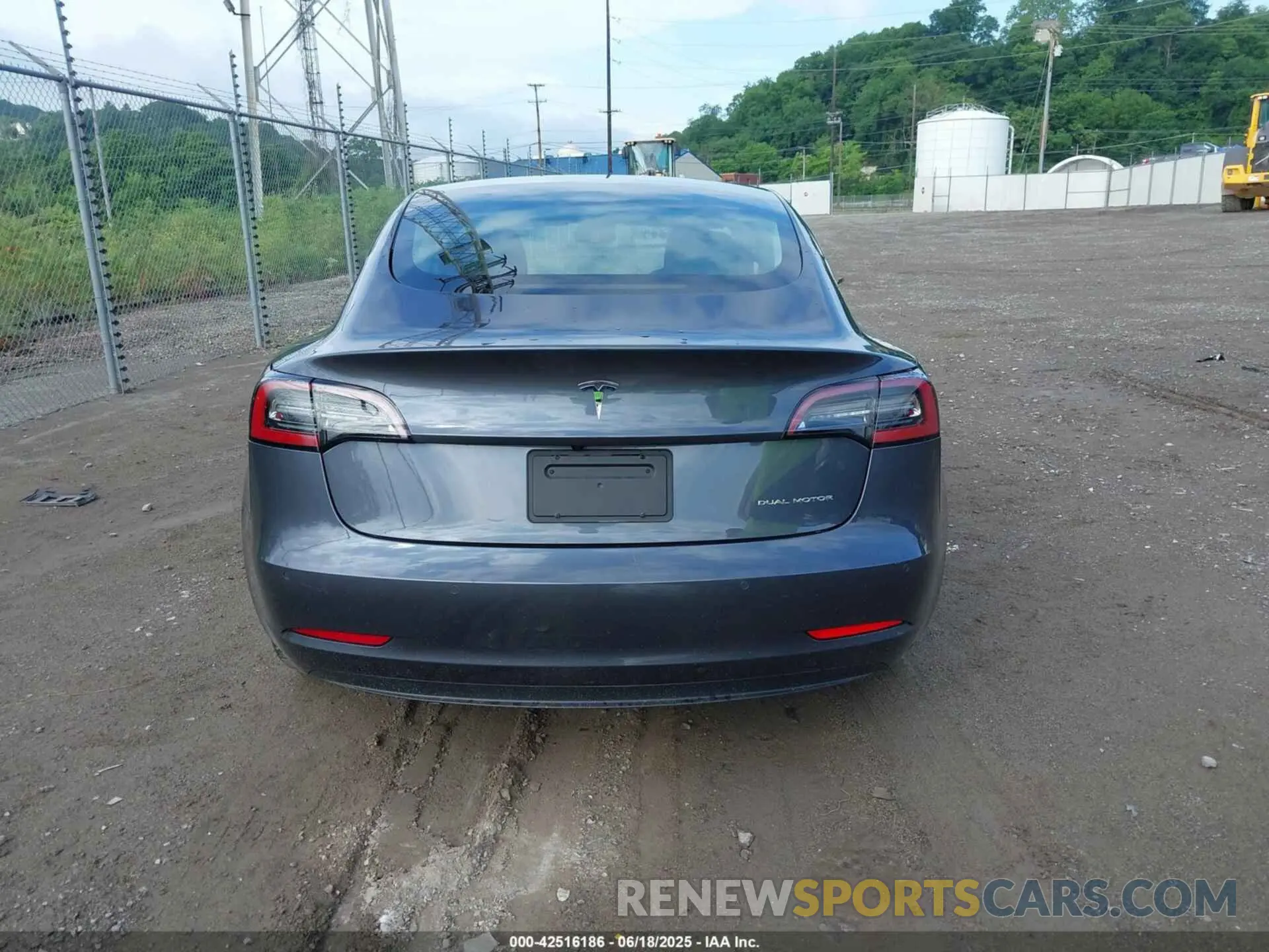 16 fotografías del automóvil dañado 5YJ3E1EB1MF983986 TESLA MODEL 3 2021