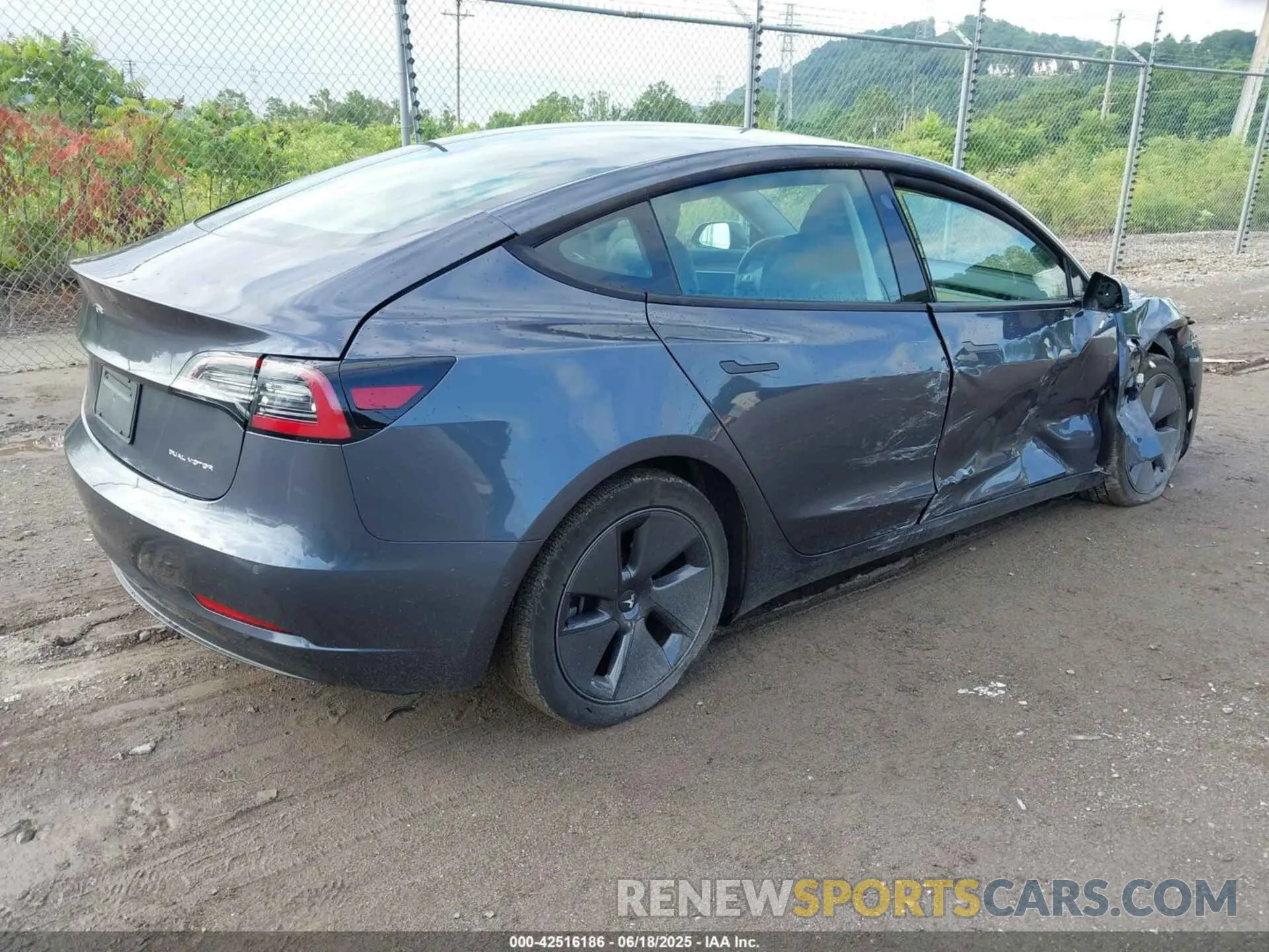 4 fotografías del automóvil dañado 5YJ3E1EB1MF983986 TESLA MODEL 3 2021