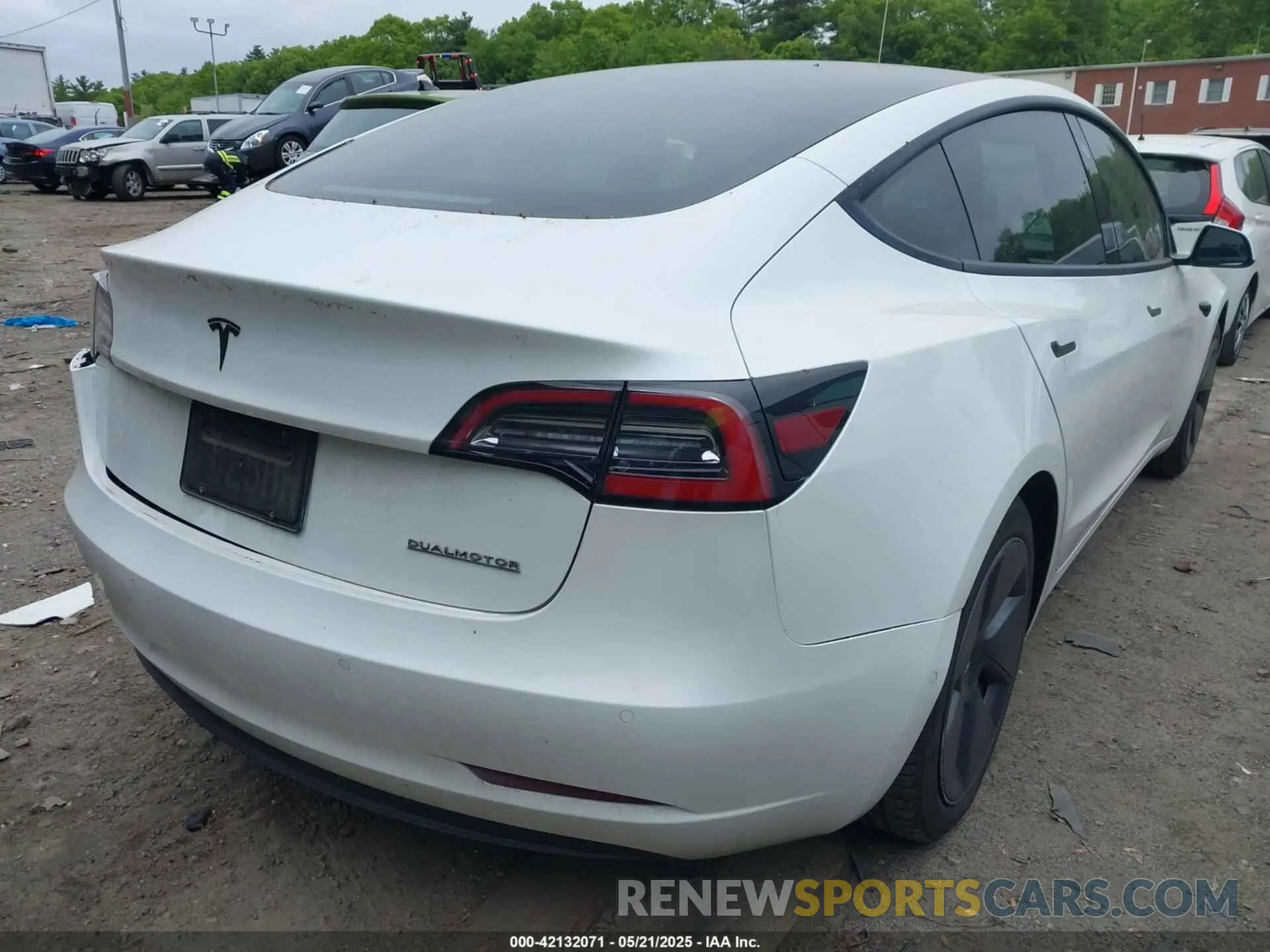 4 fotografías del automóvil dañado 5YJ3E1EB2MF049237 TESLA MODEL 3 2021