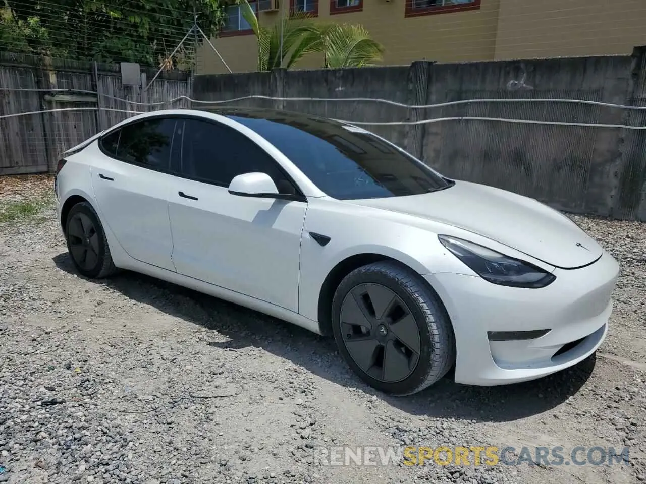 4 fotografías del automóvil dañado 5YJ3E1EB2MF054518 TESLA MODEL 3 2021