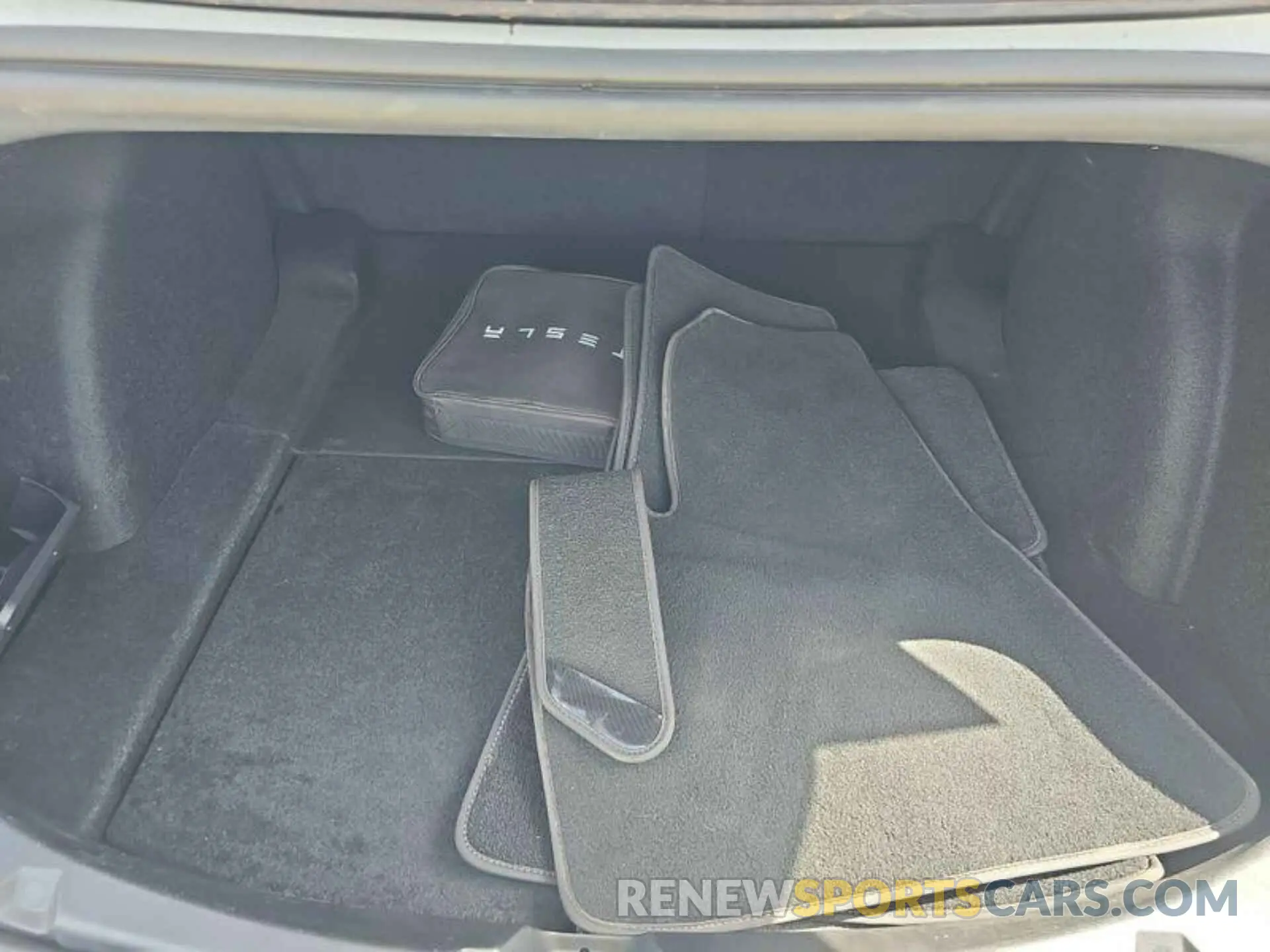 2 fotografías del automóvil dañado 5YJ3E1EB2MF924008 TESLA MODEL 3 2021