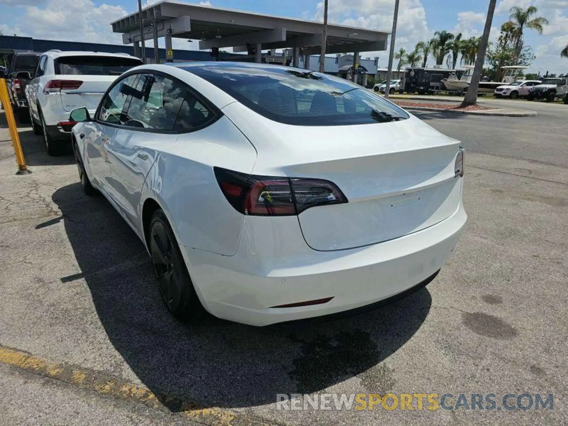 9 fotografías del automóvil dañado 5YJ3E1EB2MF924008 TESLA MODEL 3 2021