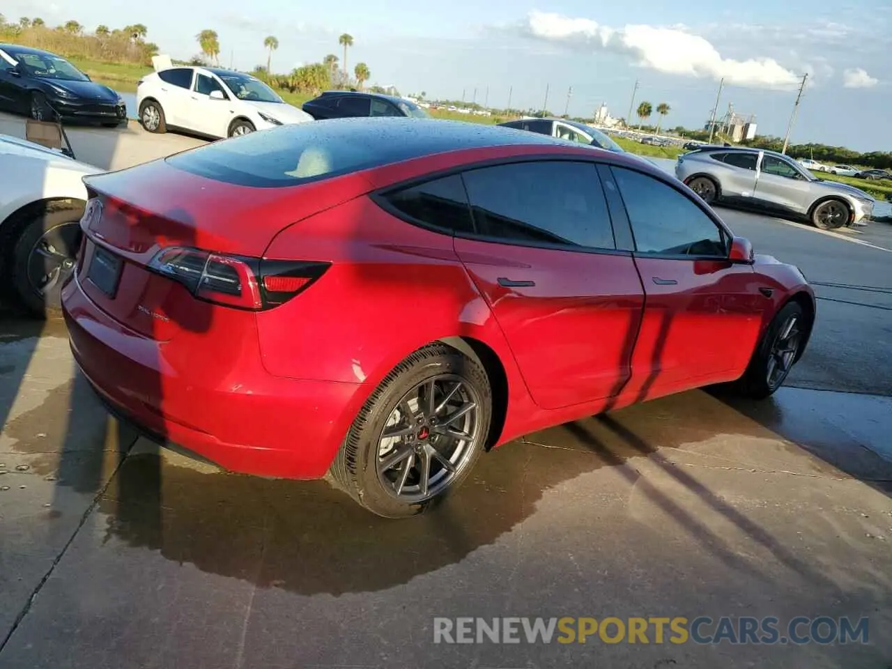 3 fotografías del automóvil dañado 5YJ3E1EB3MF836956 TESLA MODEL 3 2021