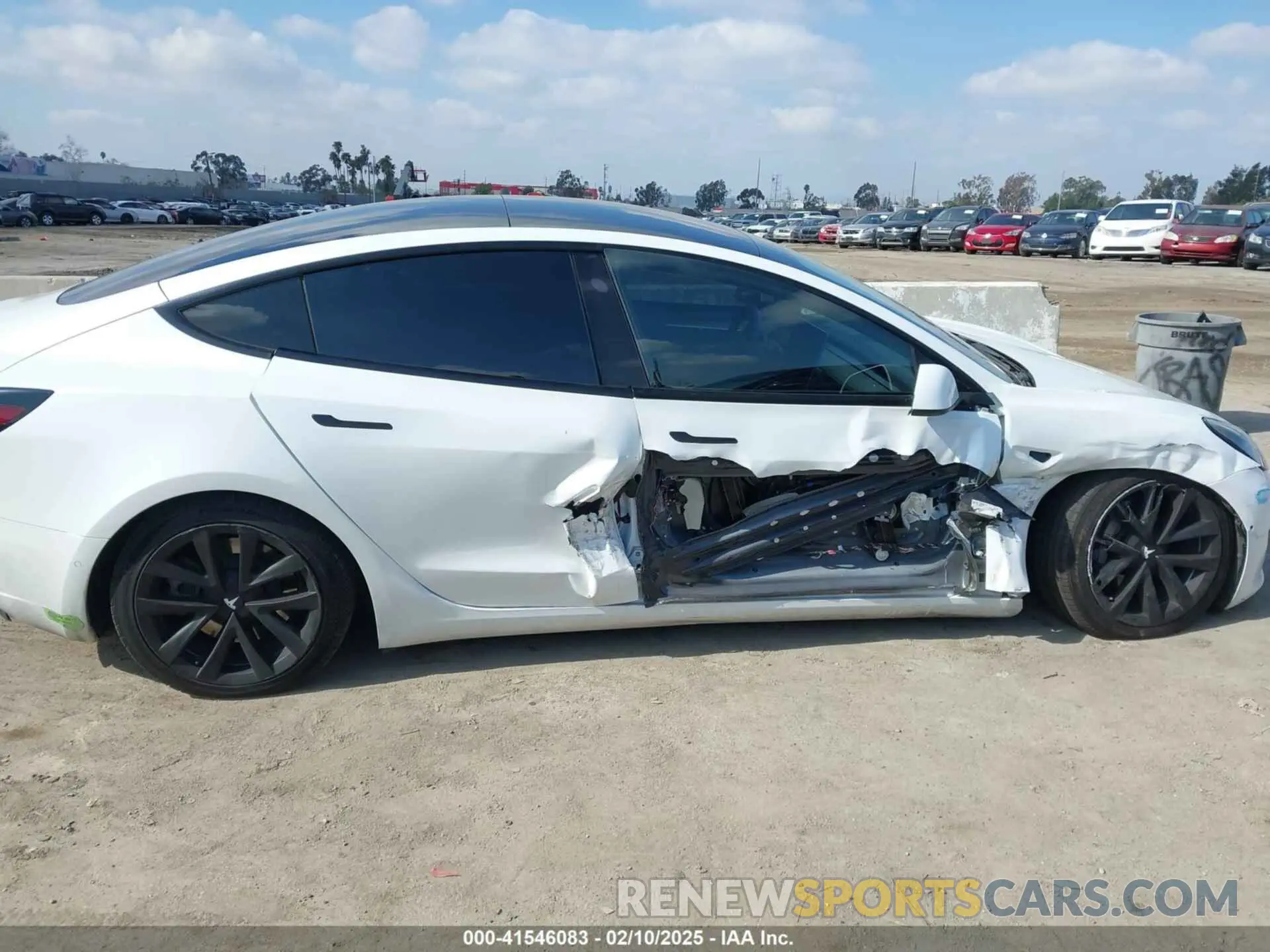13 fotografías del automóvil dañado 5YJ3E1EB4MF010097 TESLA MODEL 3 2021
