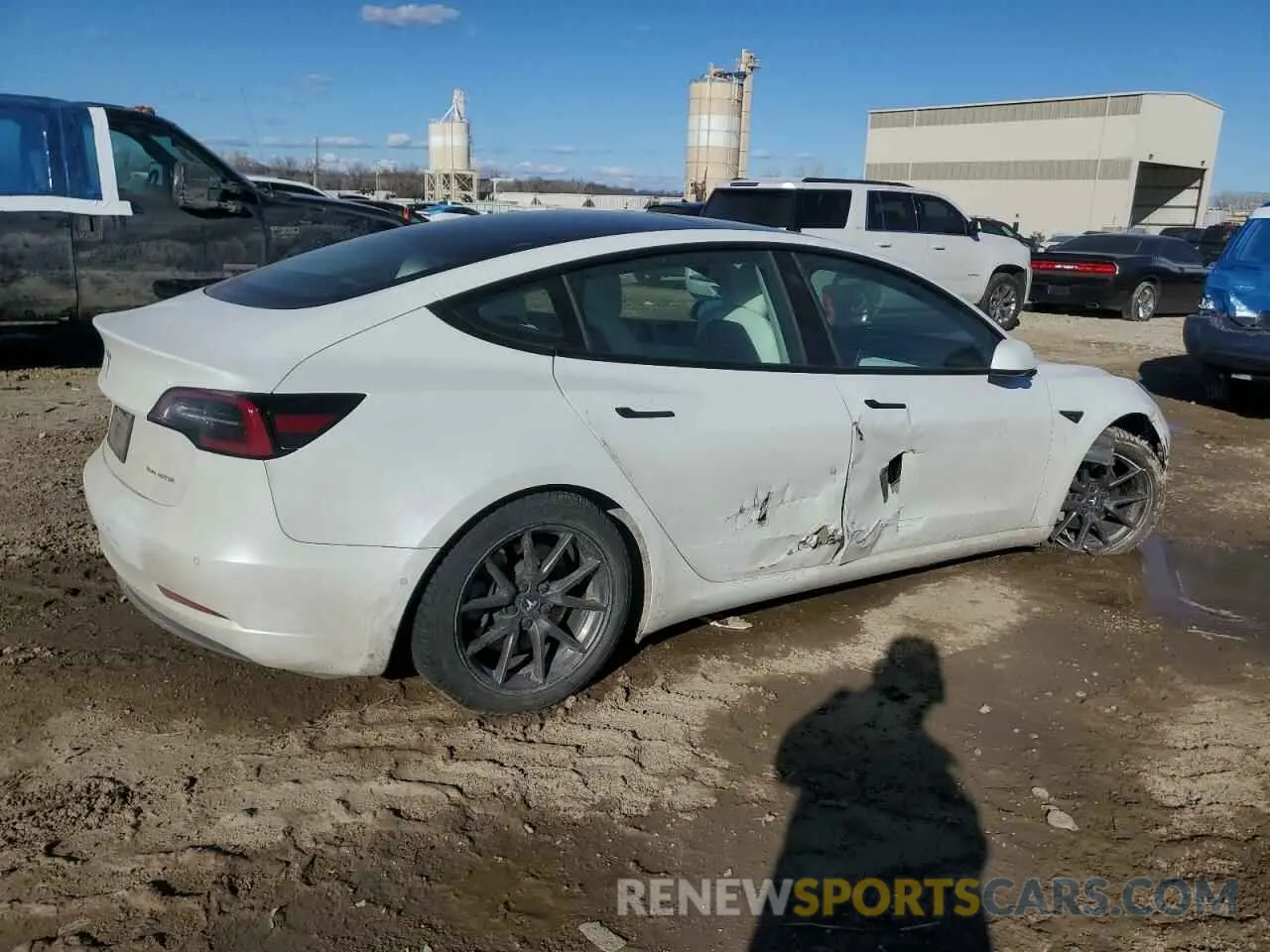 3 fotografías del automóvil dañado 5YJ3E1EB4MF849456 TESLA MODEL 3 2021