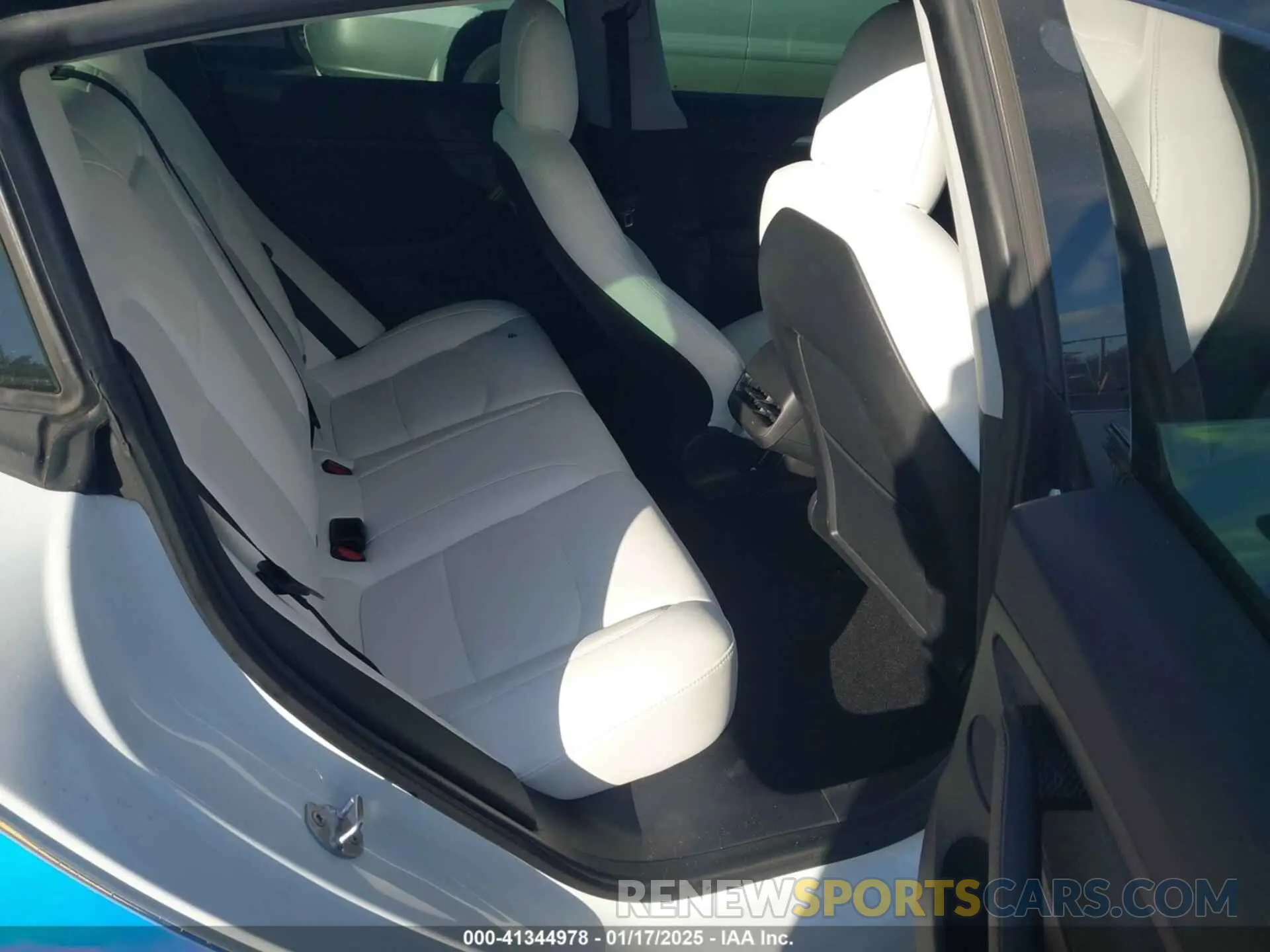 8 fotografías del automóvil dañado 5YJ3E1EB6MF053940 TESLA MODEL 3 2021