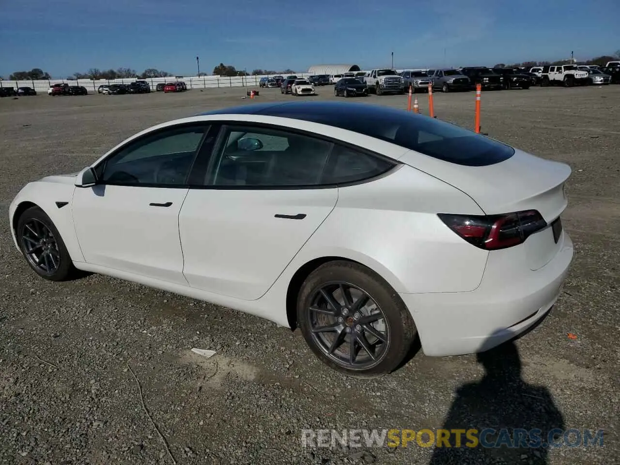 2 fotografías del automóvil dañado 5YJ3E1EB6MF065604 TESLA MODEL 3 2021