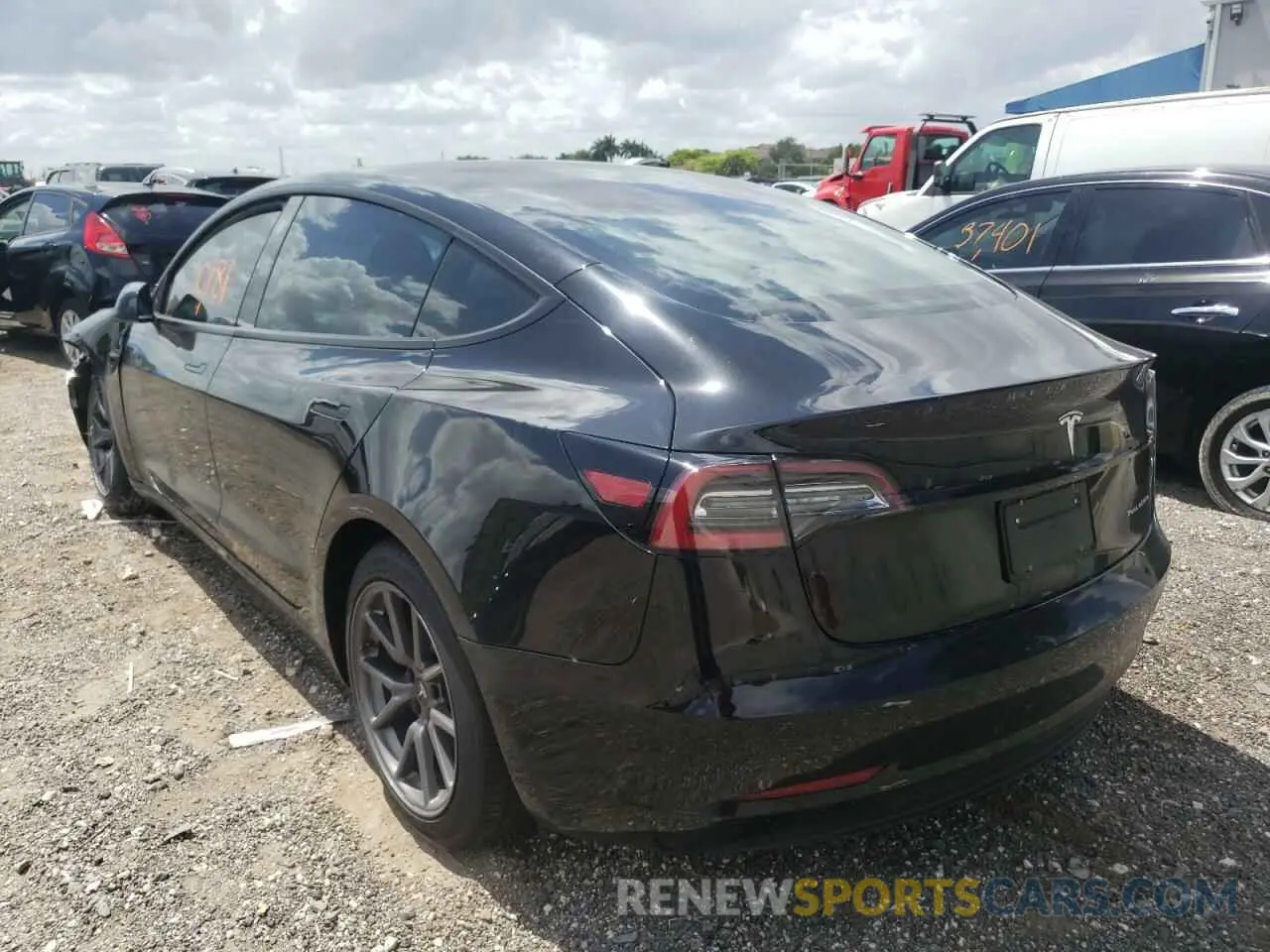 3 fotografías del automóvil dañado 5YJ3E1EB6MF924528 TESLA MODEL 3 2021
