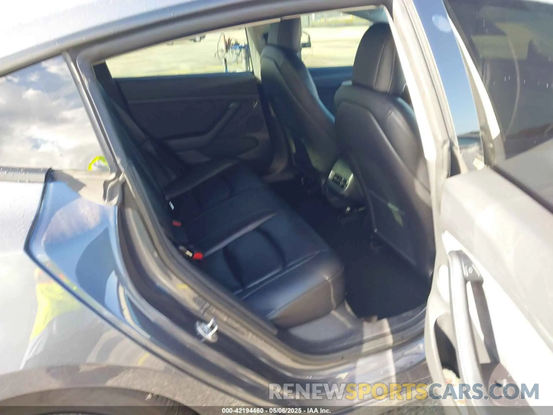 8 fotografías del automóvil dañado 5YJ3E1EB7MF030117 TESLA MODEL 3 2021