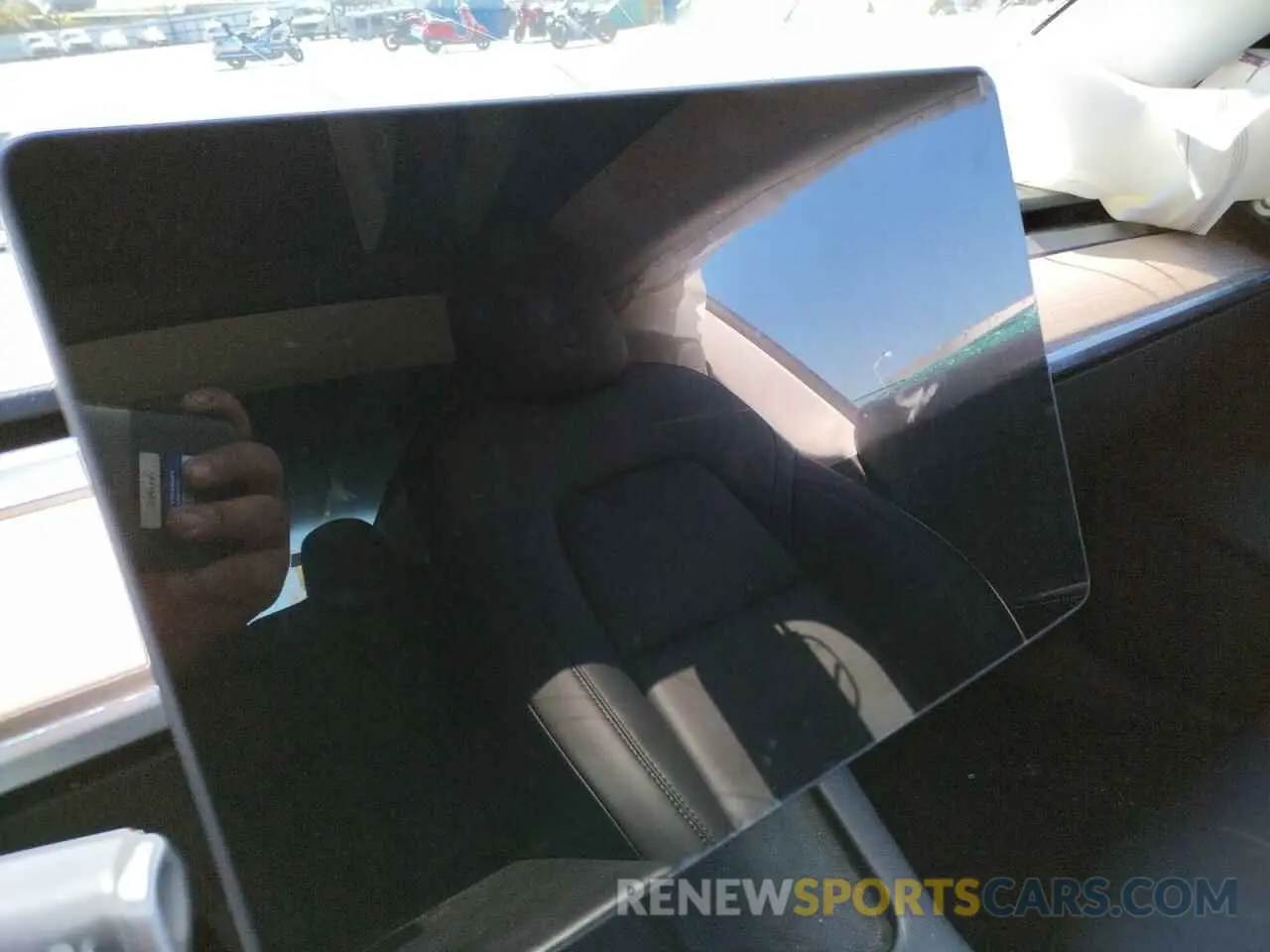 8 fotografías del automóvil dañado 5YJ3E1EB7MF071959 TESLA MODEL 3 2021