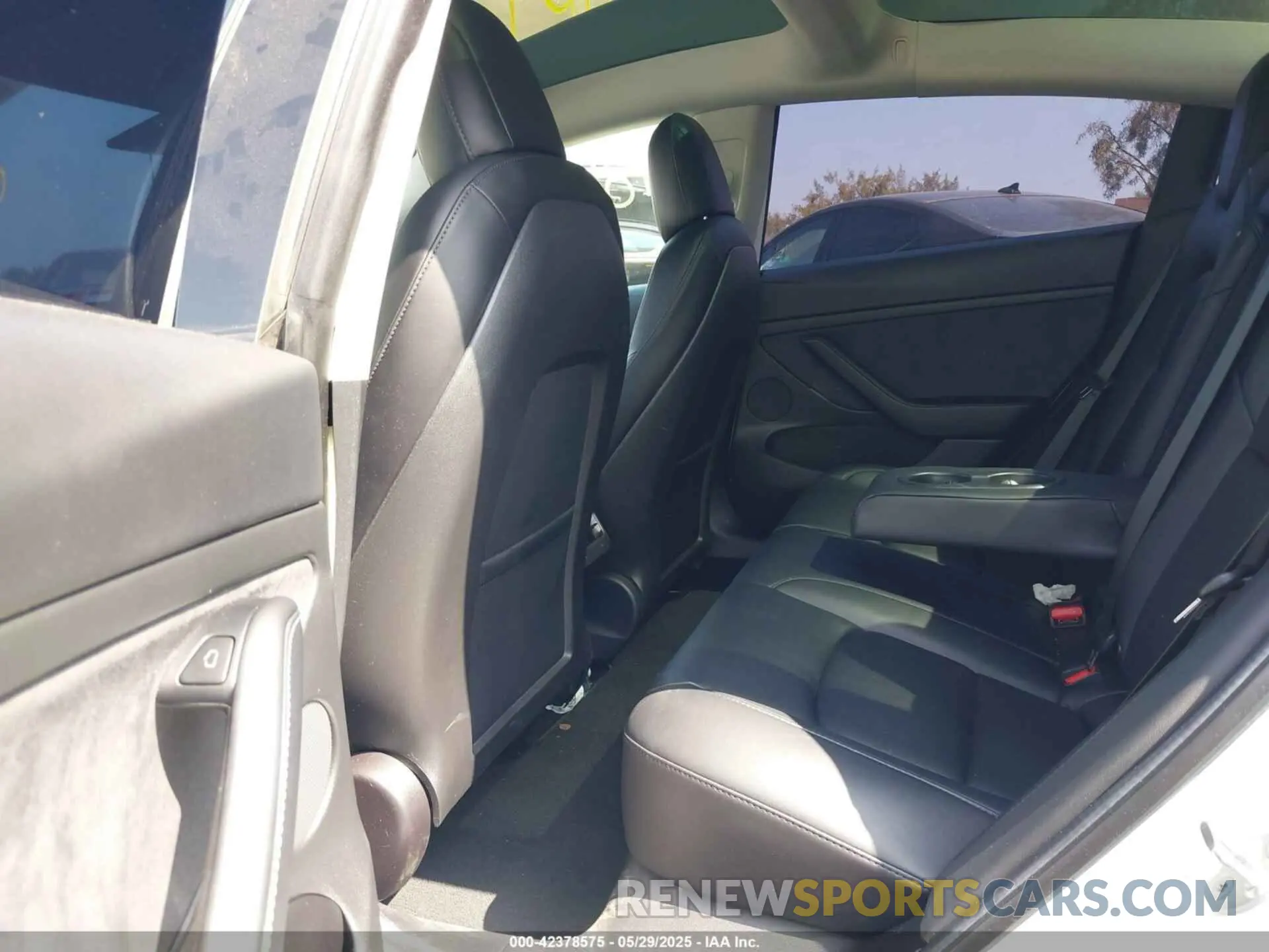 8 fotografías del automóvil dañado 5YJ3E1EB7MF072609 TESLA MODEL 3 2021