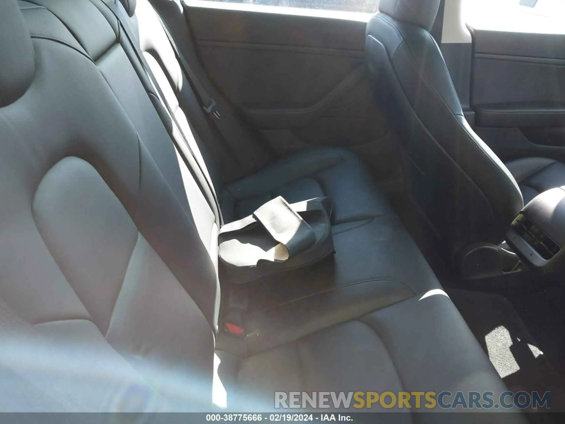 8 fotografías del automóvil dañado 5YJ3E1EB8MF858936 TESLA MODEL 3 2021
