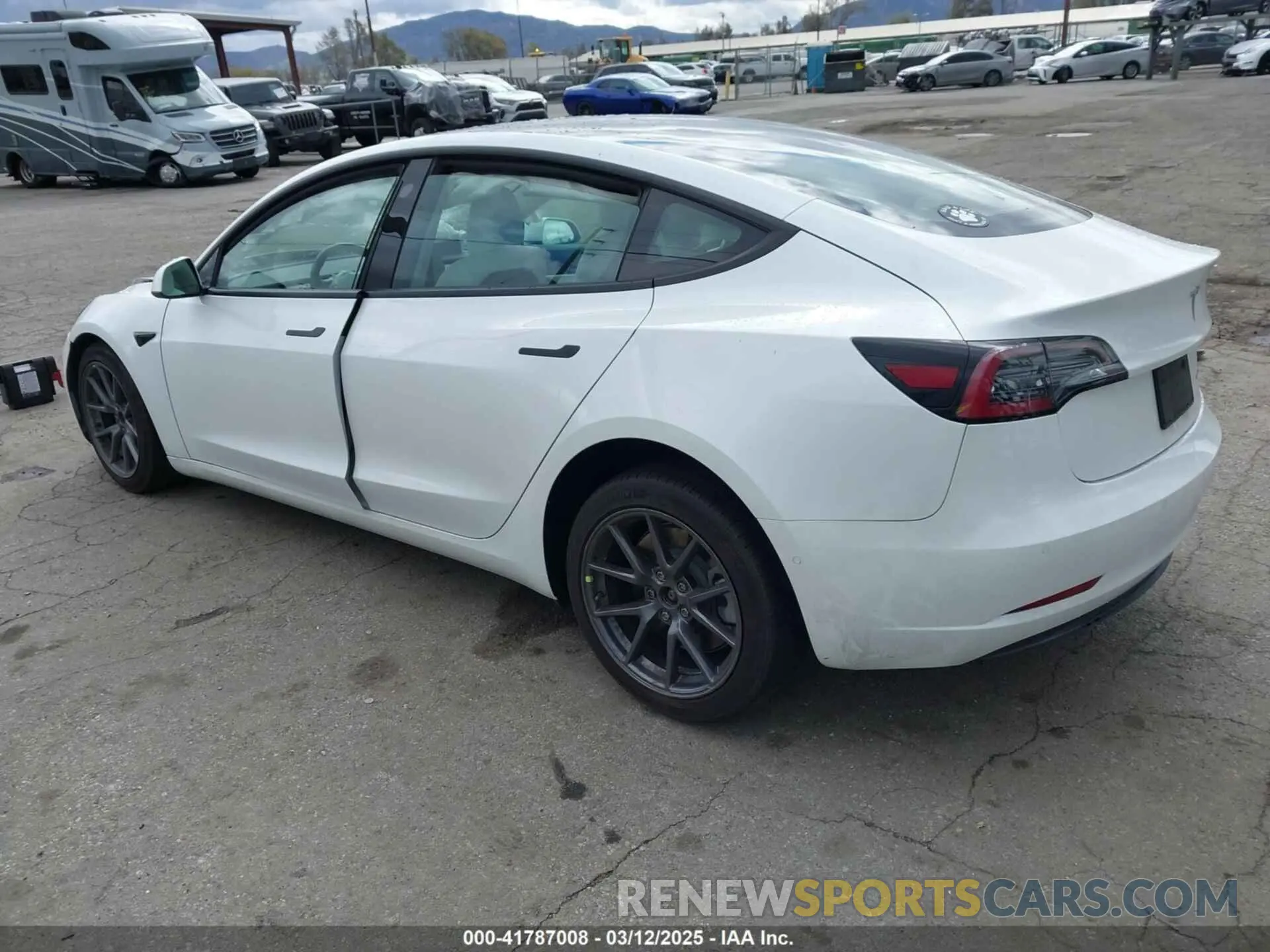 3 fotografías del automóvil dañado 5YJ3E1EB8MF860282 TESLA MODEL 3 2021
