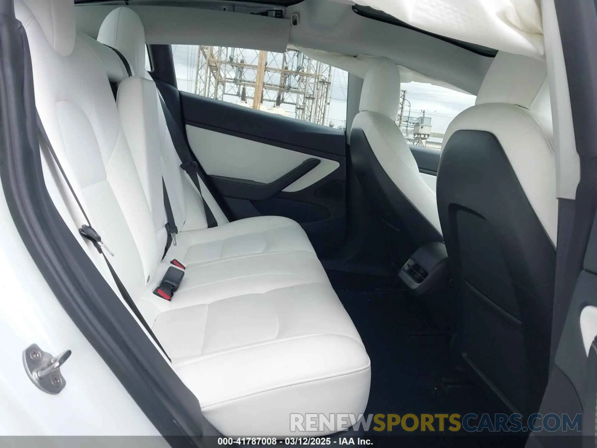 8 fotografías del automóvil dañado 5YJ3E1EB8MF860282 TESLA MODEL 3 2021