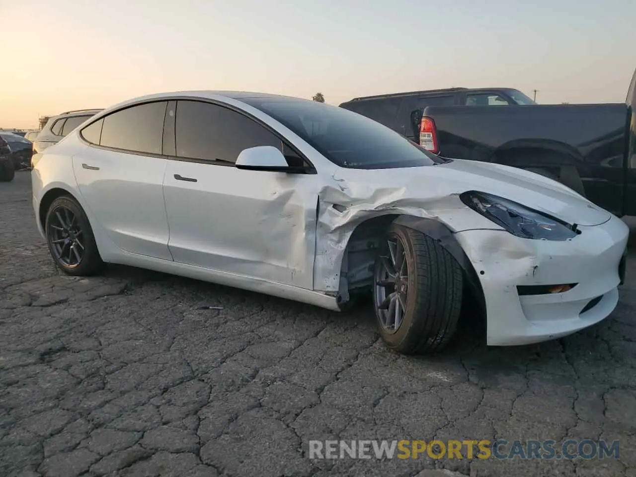 4 fotografías del automóvil dañado 5YJ3E1EB9MF872649 TESLA MODEL 3 2021