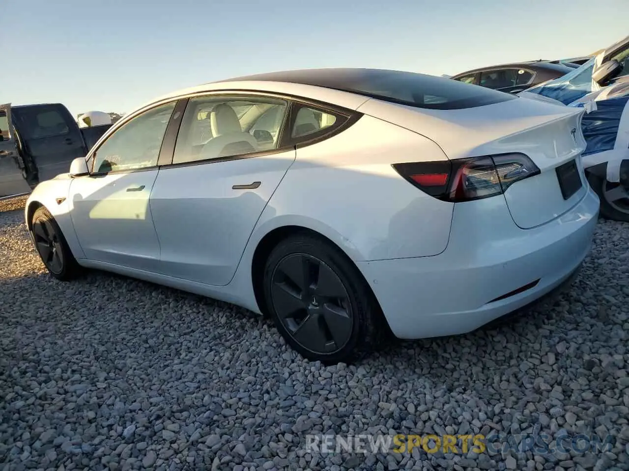 2 fotografías del automóvil dañado 5YJ3E1EB9MF876071 TESLA MODEL 3 2021