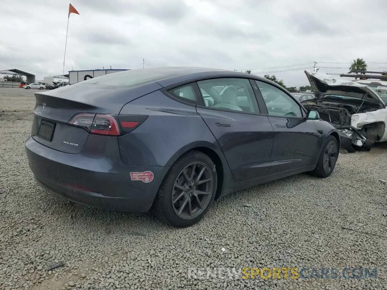 3 fotografías del automóvil dañado 5YJ3E1EB9MF937533 TESLA MODEL 3 2021