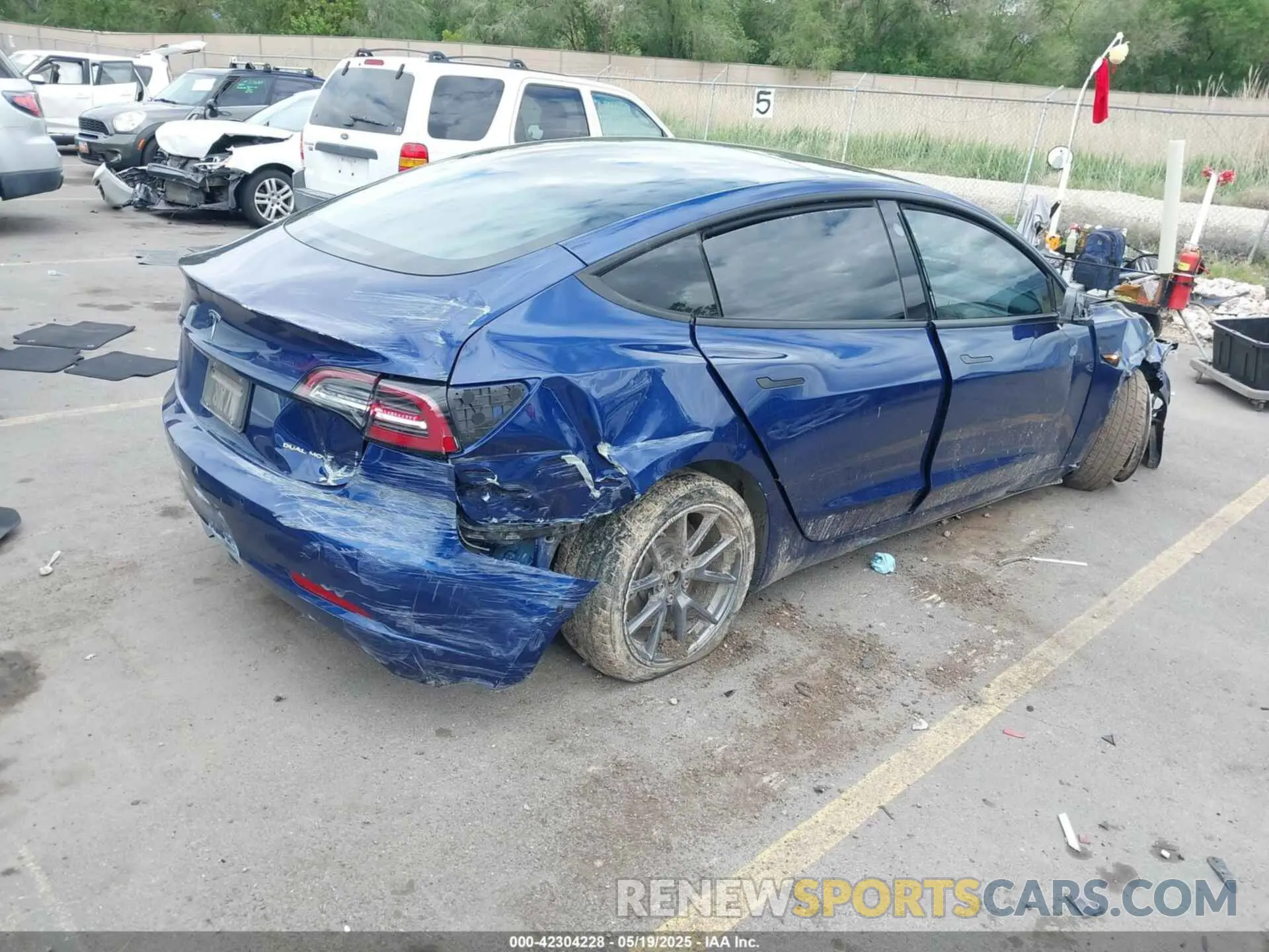 4 fotografías del automóvil dañado 5YJ3E1EBXMF054945 TESLA MODEL 3 2021