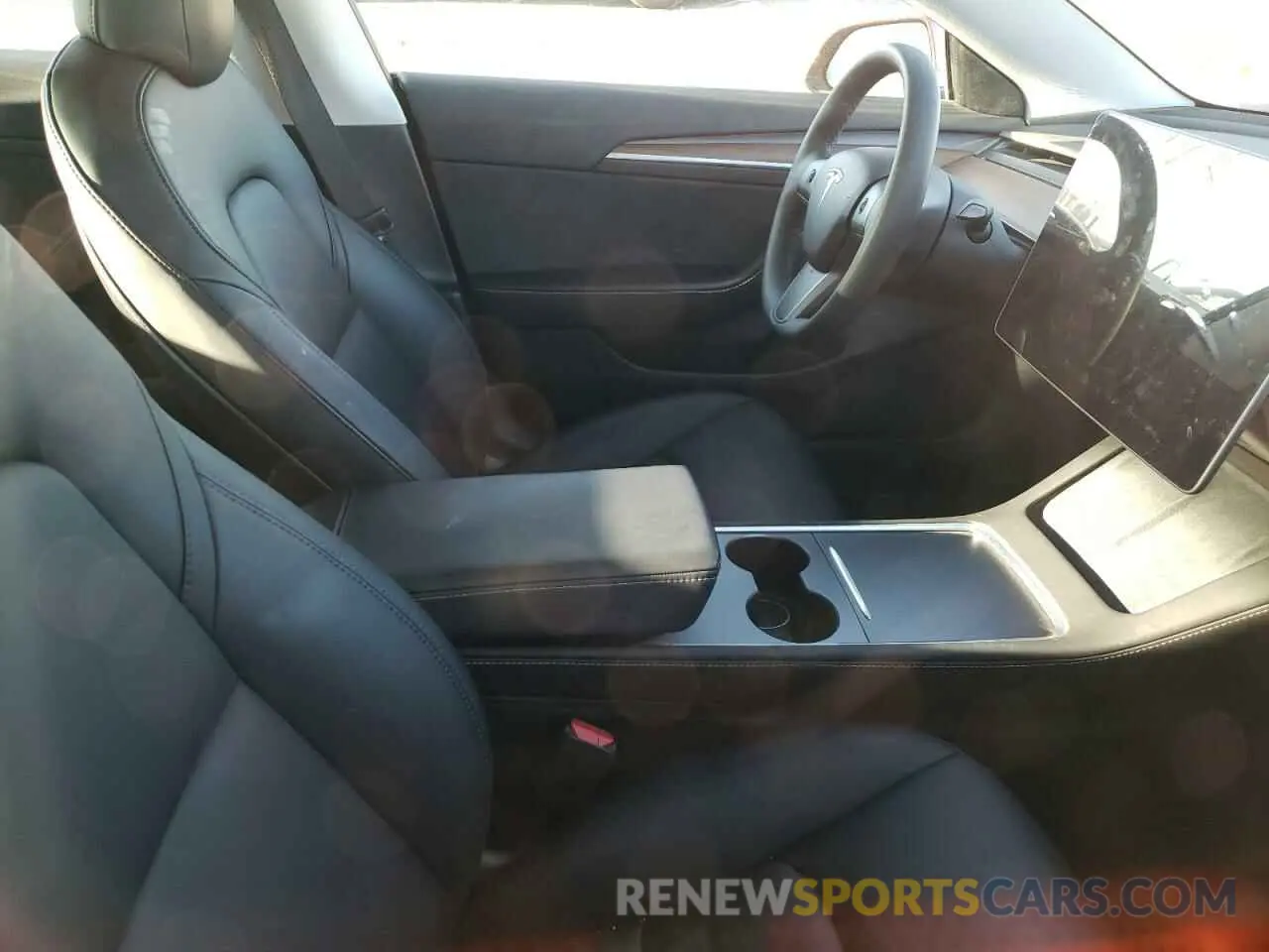 5 fotografías del automóvil dañado 5YJ3E1EBXMF064987 TESLA MODEL 3 2021