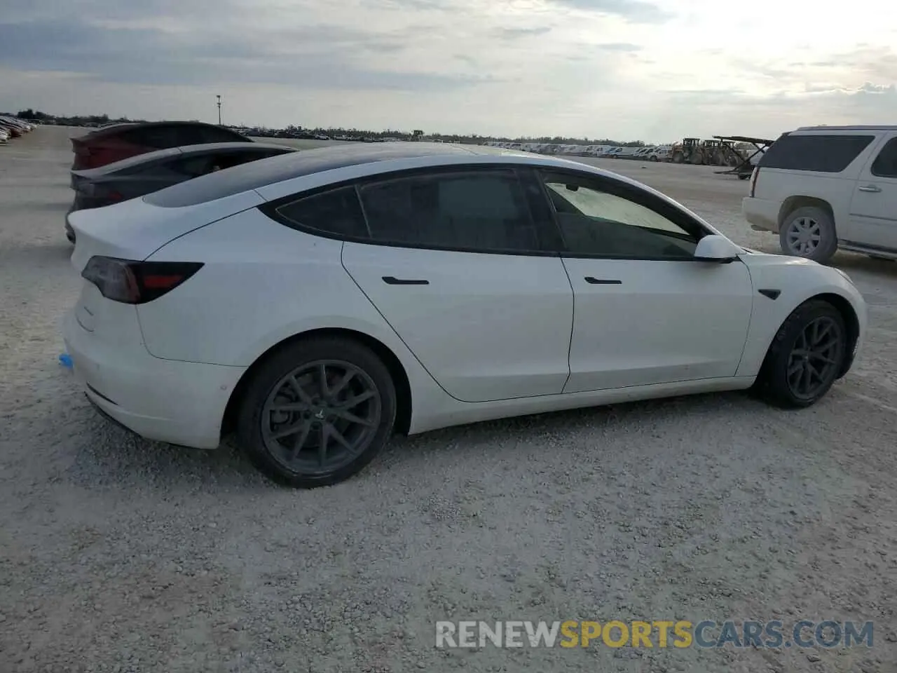 3 fotografías del automóvil dañado 5YJ3E1EBXMF849347 TESLA MODEL 3 2021