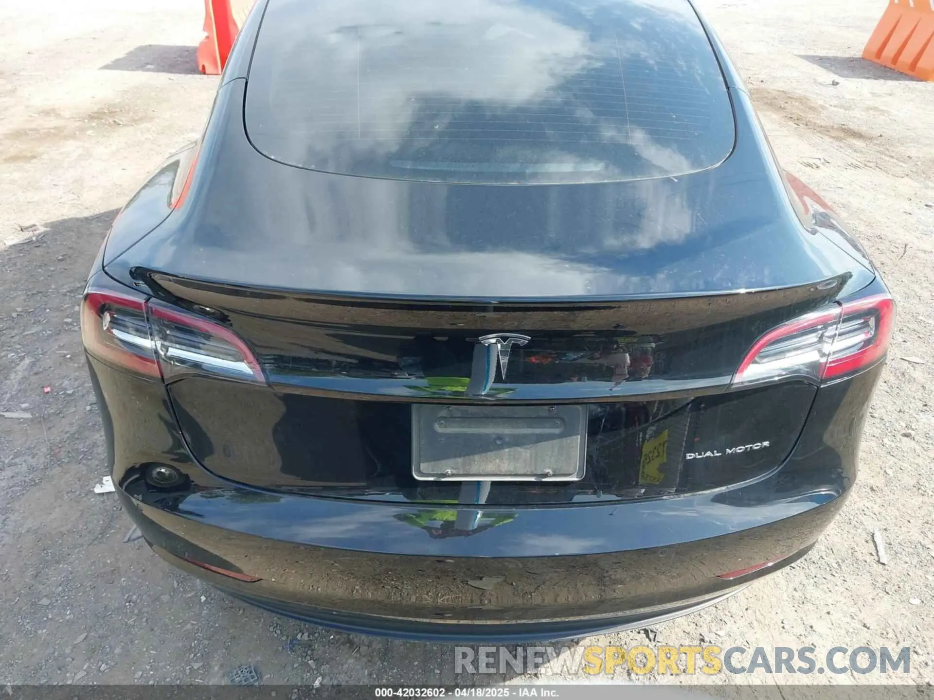 15 fotografías del automóvil dañado 5YJ3E1EBXMF974946 TESLA MODEL 3 2021